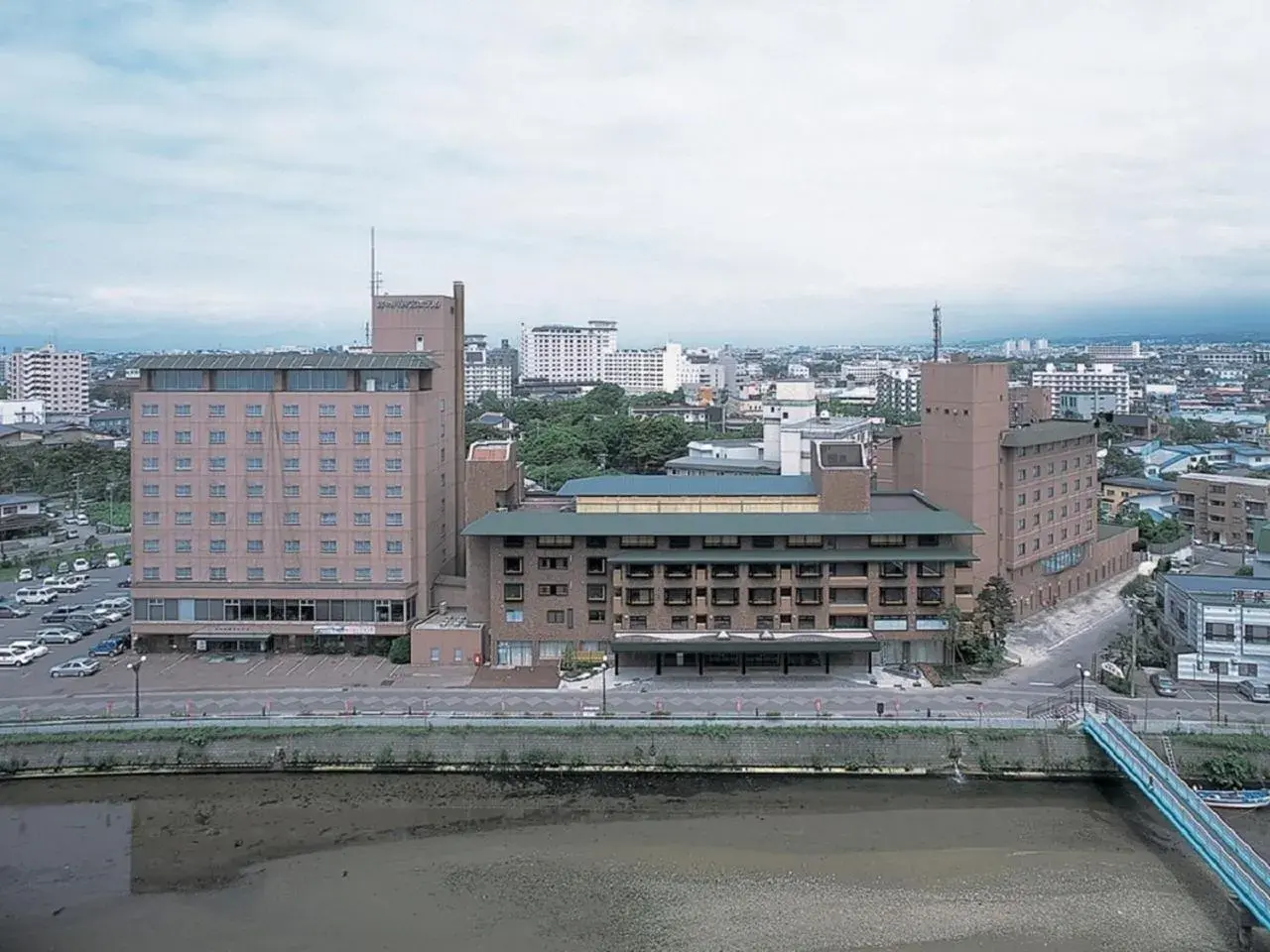 Facade/entrance in Yunokawa Kanko Hotel Shoen Facade/entrance in Yunokawa Kanko Hotel Shoen