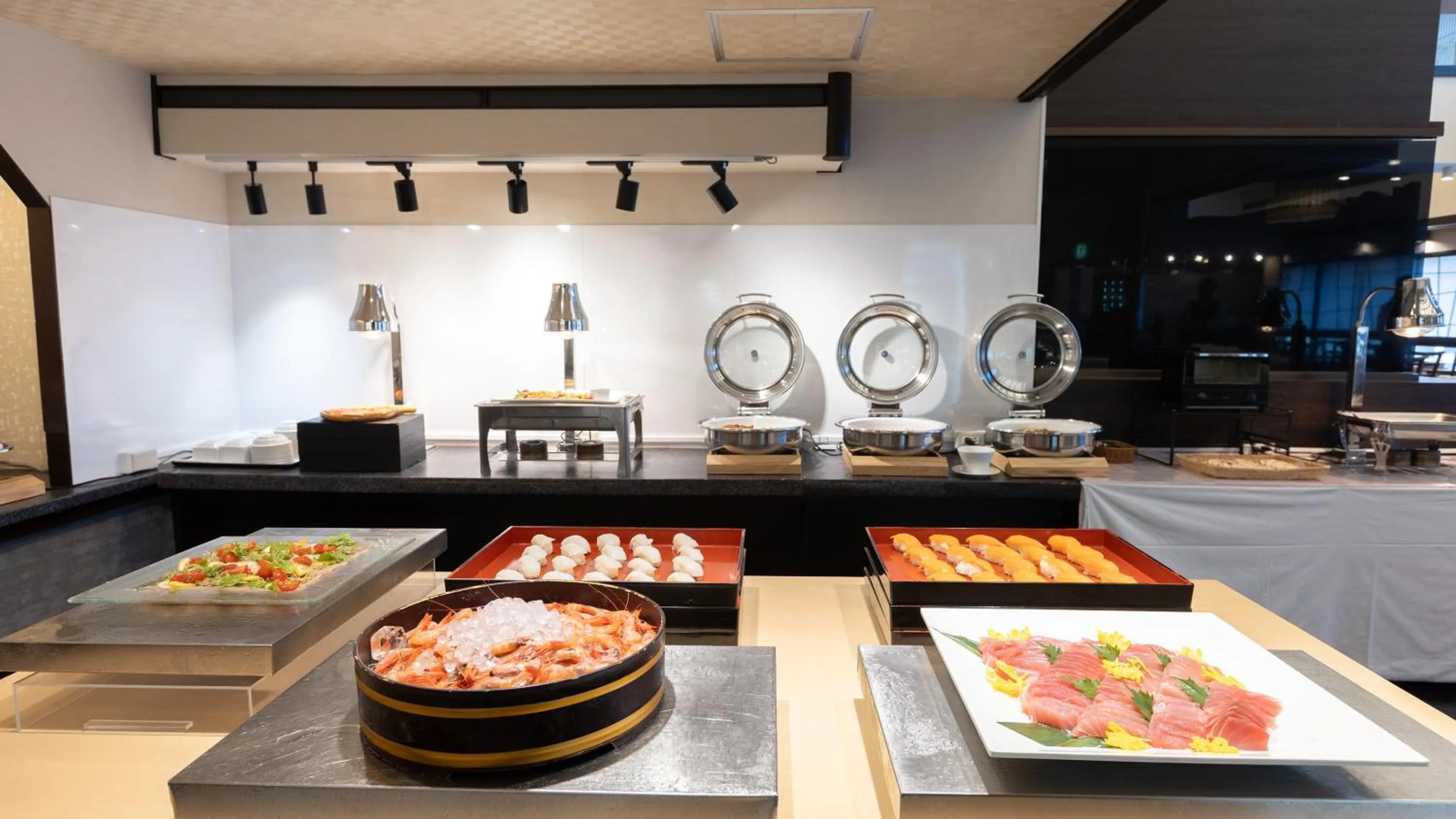 Restaurant/places to eat in Atami Season Hotel