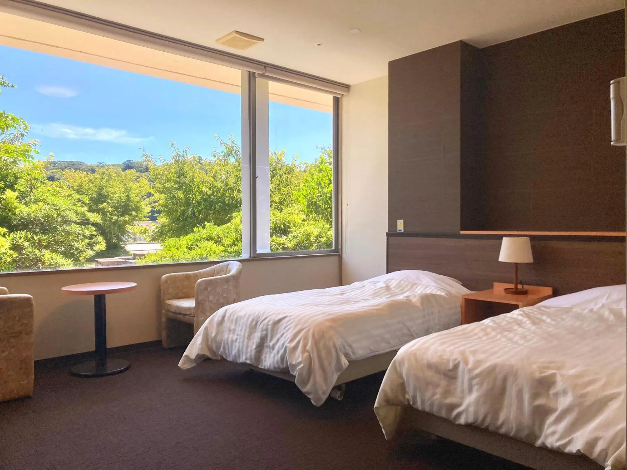 Photo of the whole room, Bed in Shimoda Itoen Hotel Hanamisaki