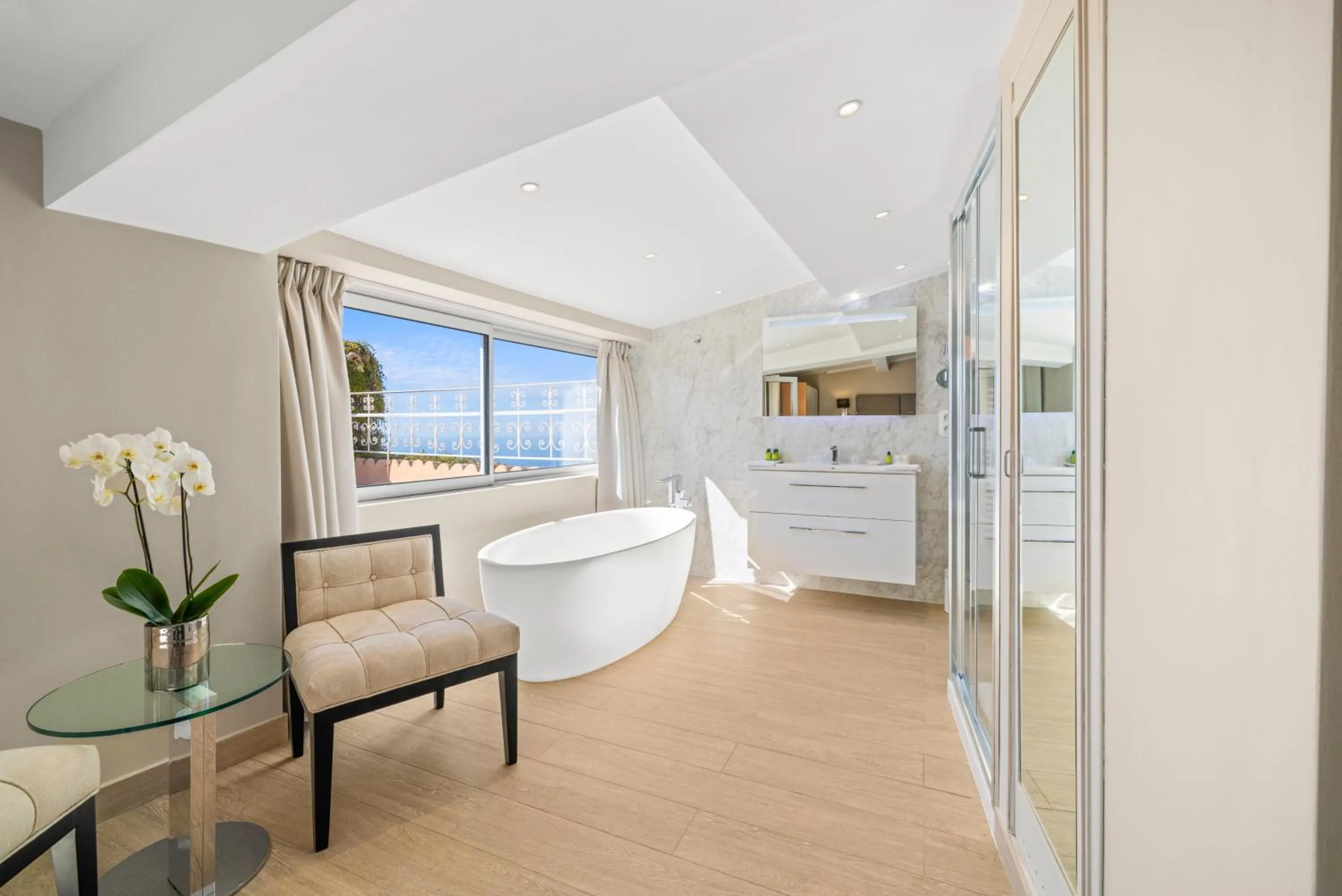 Bathroom in La Chèvre d'Or