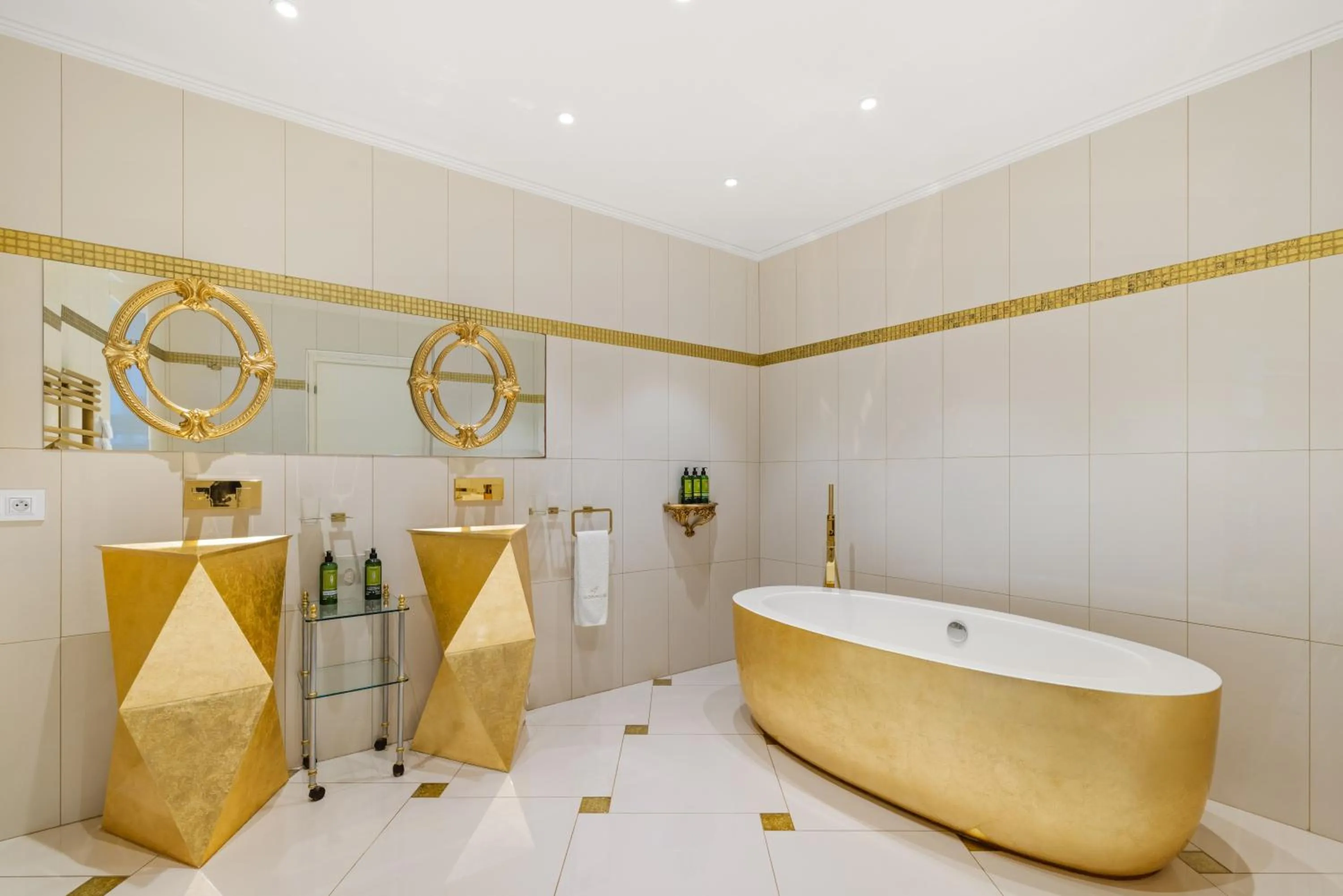 Bathroom in La Chèvre d'Or