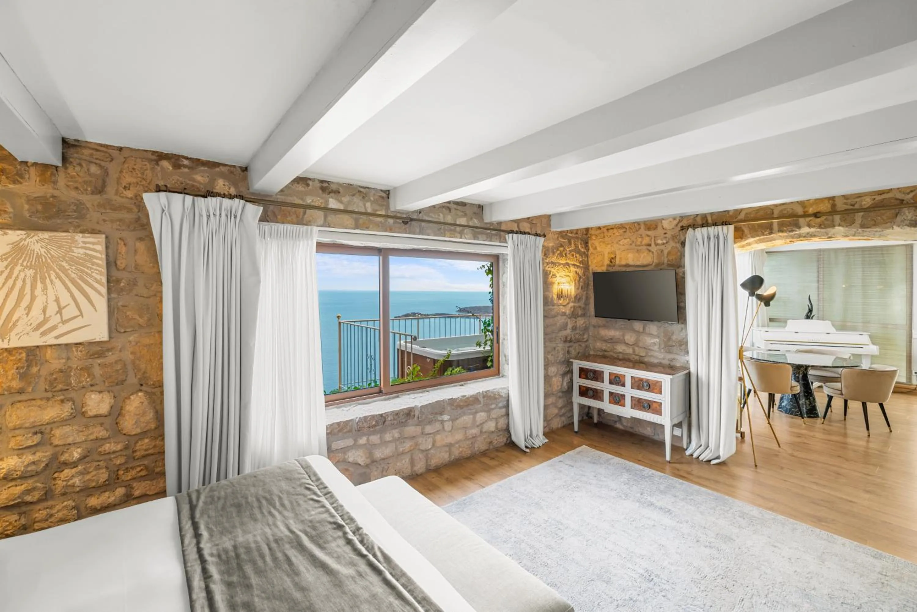 Bed in La Chèvre d'Or