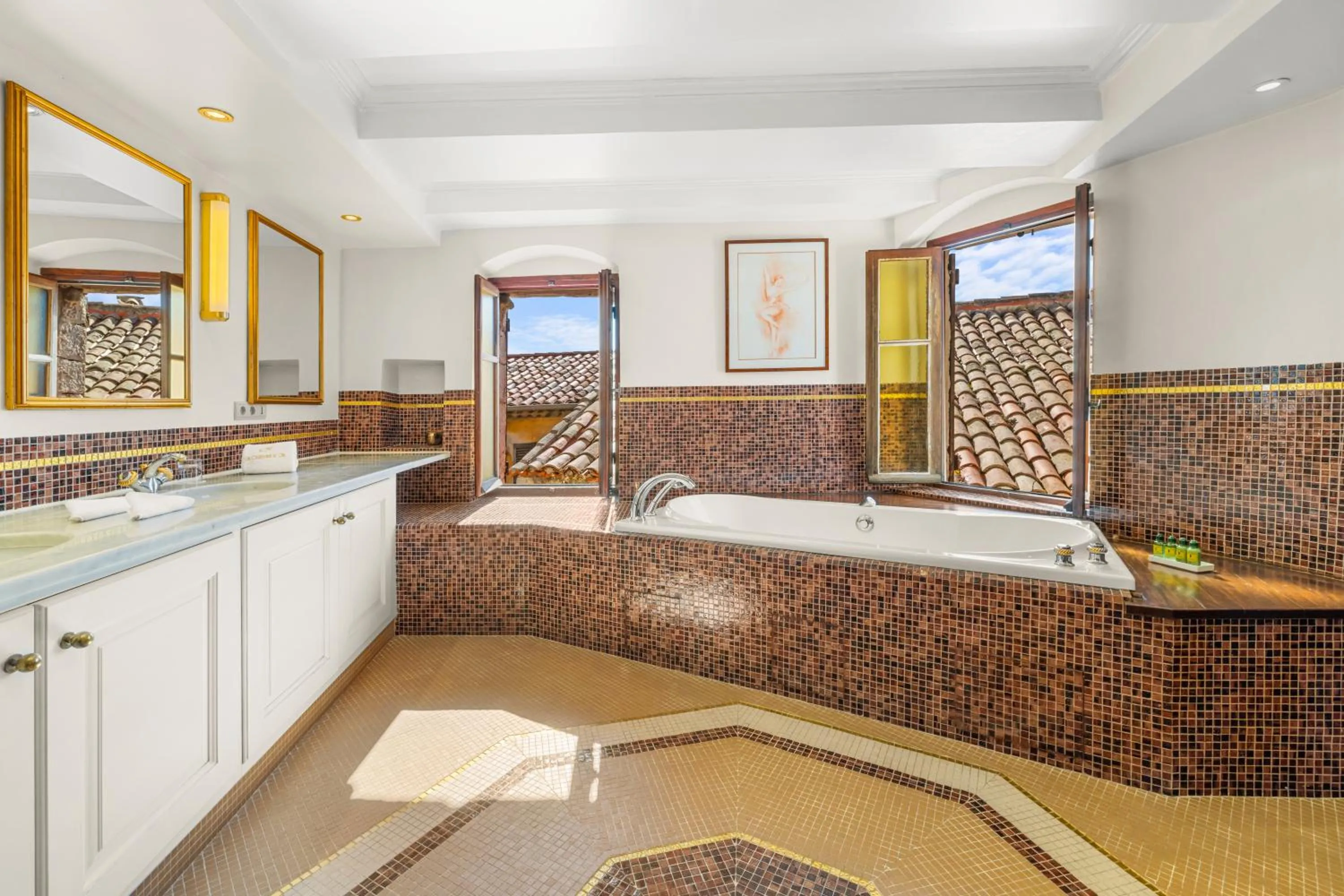 Bathroom in La Chèvre d'Or