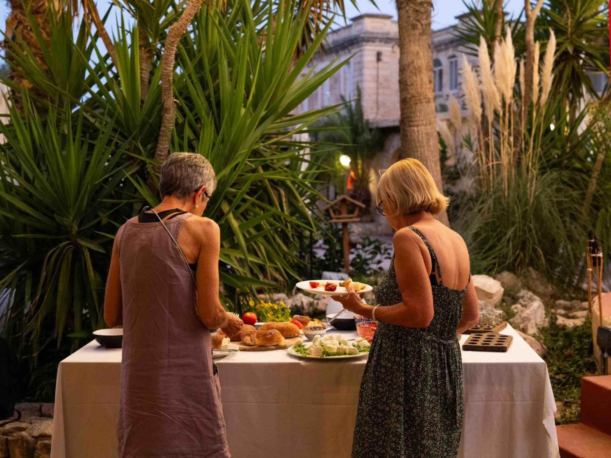 Restaurant/places to eat in SC Club Village