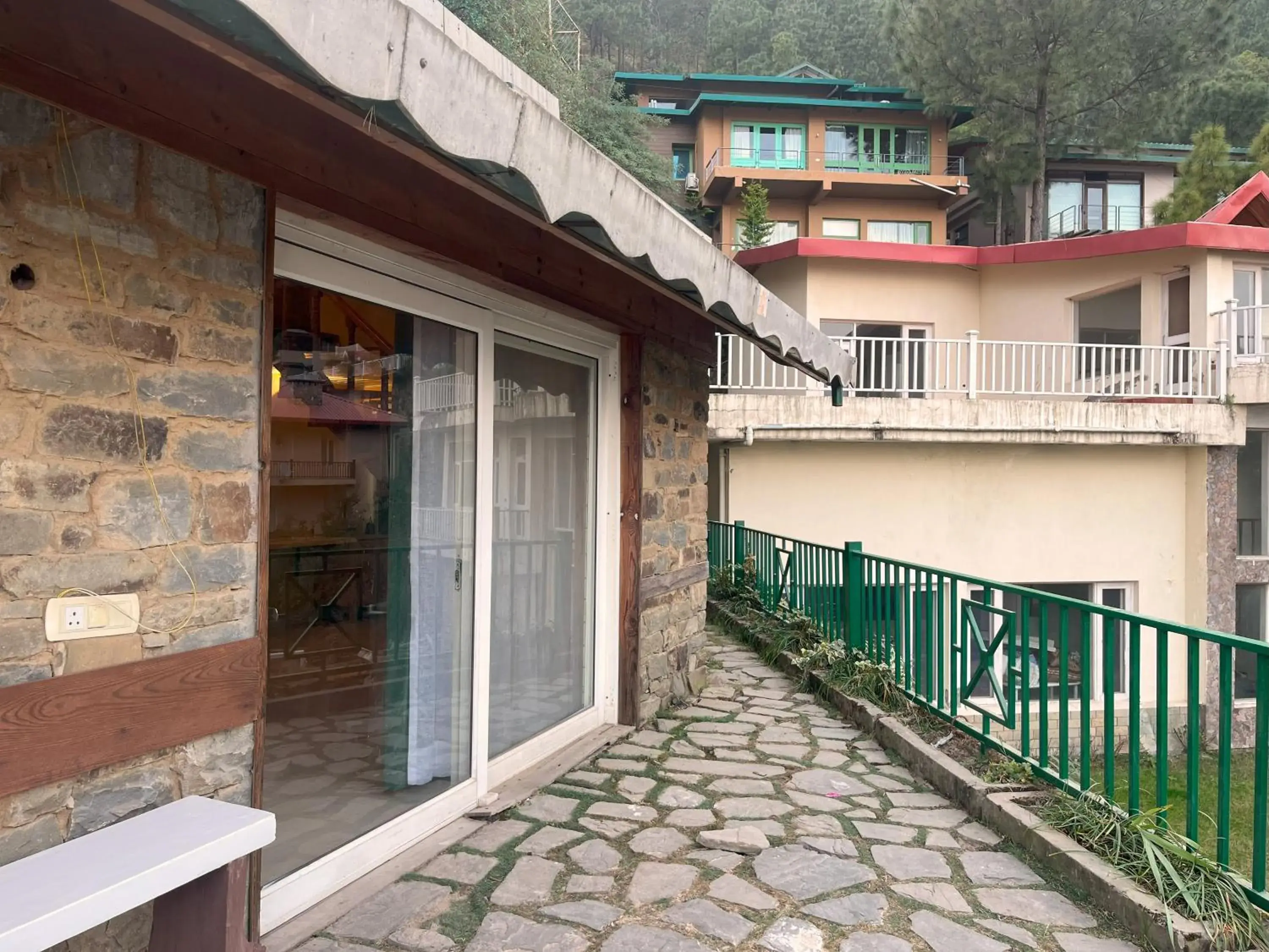 Property building in Seclude Kasauli, Himachal Pradesh Property building in Seclude Kasauli, Himachal Pradesh