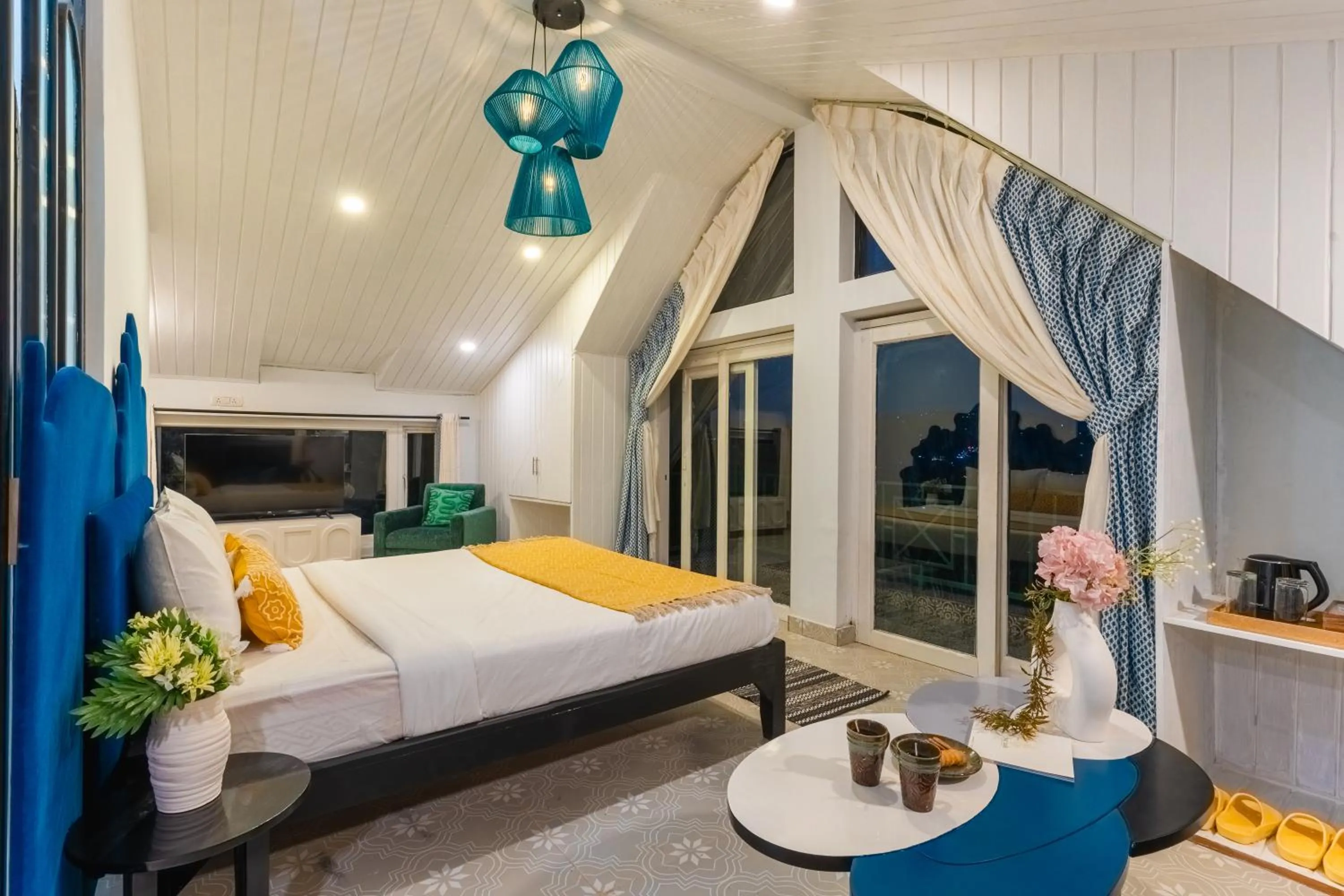 Bed in Seclude Kasauli, Himachal Pradesh