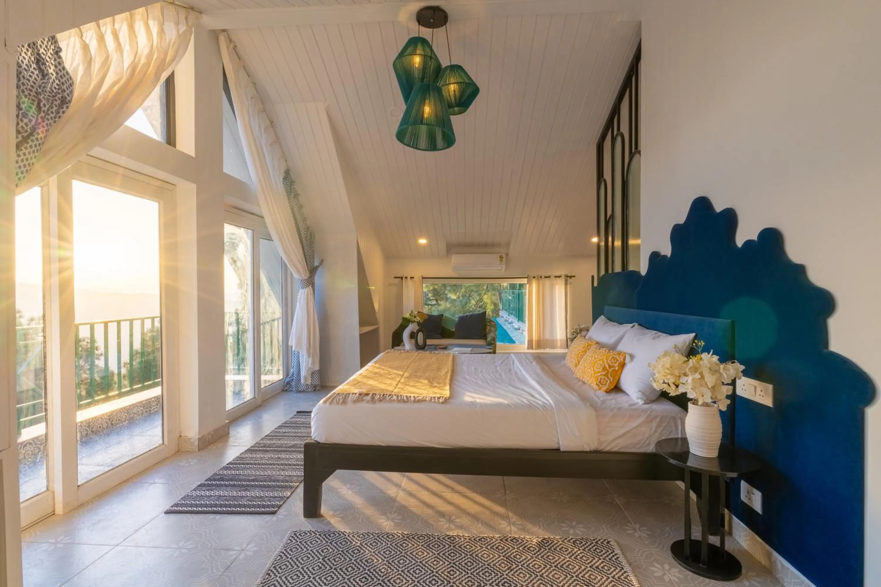 Bed in Seclude Kasauli, Himachal Pradesh