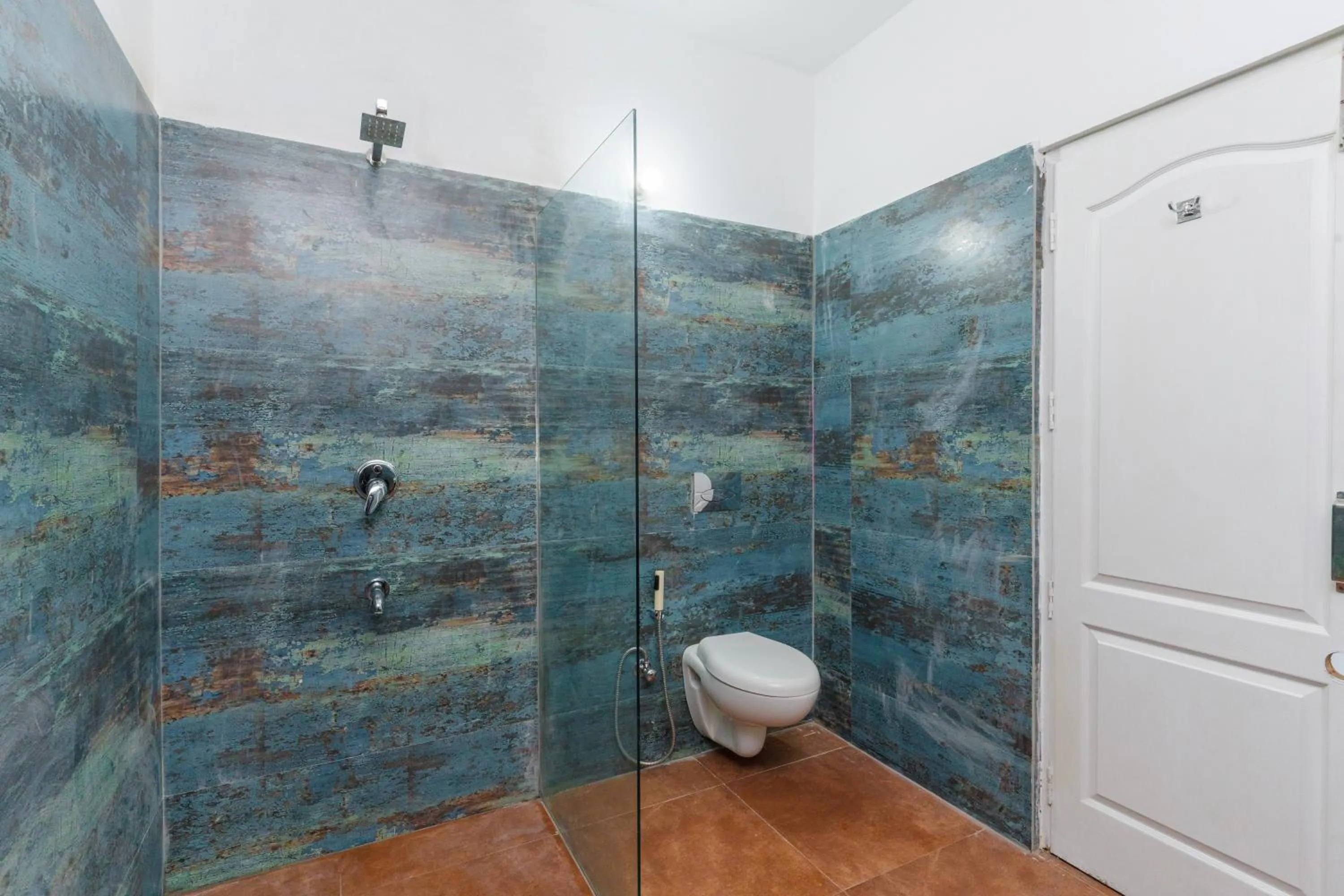 Shower in Seclude Kasauli, Himachal Pradesh