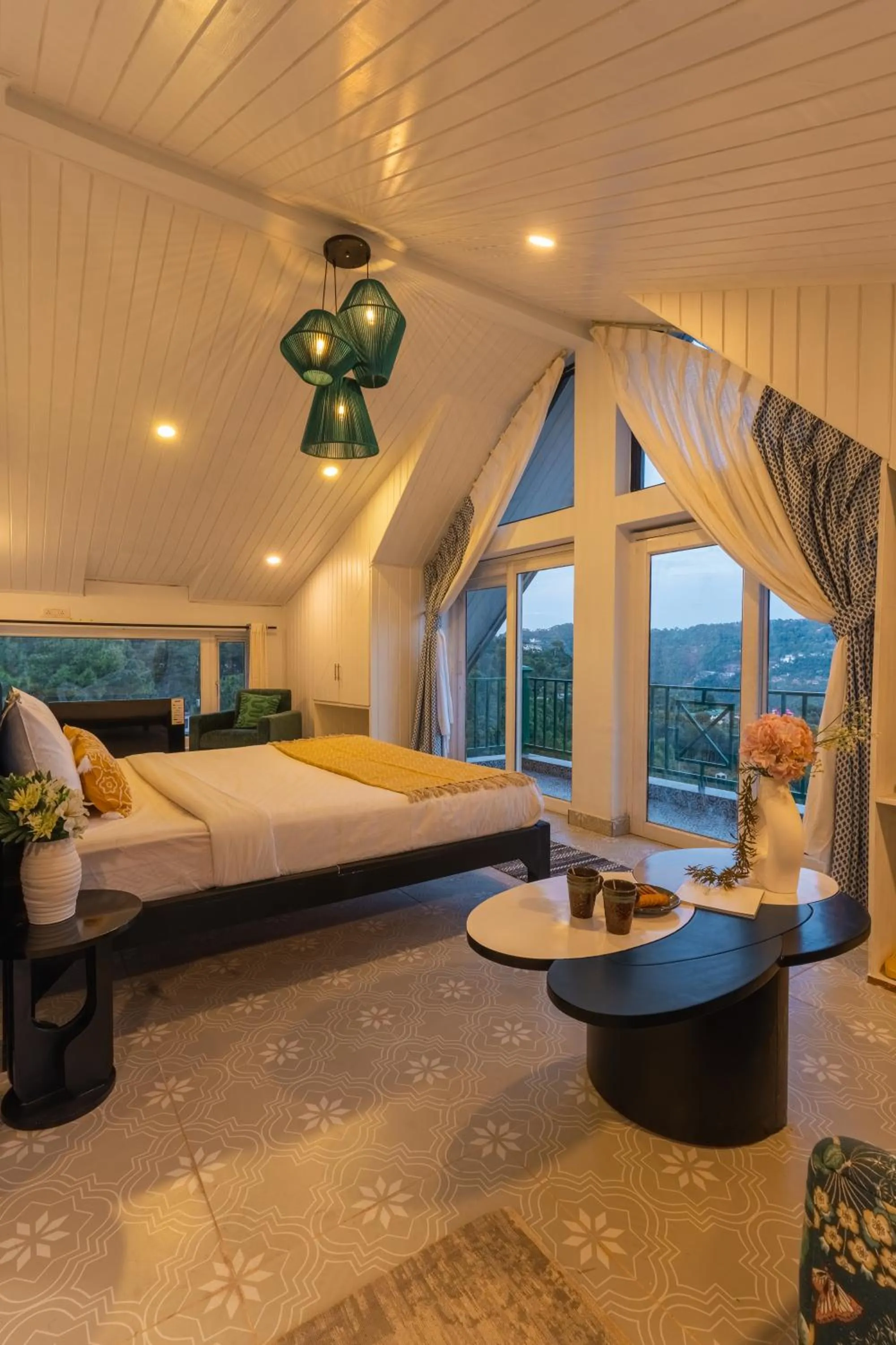 Bed in Seclude Kasauli, Himachal Pradesh