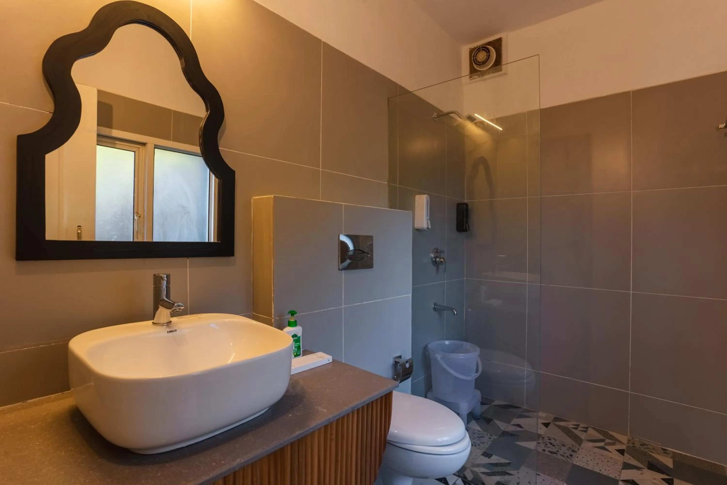 Shower in Seclude Kasauli, Himachal Pradesh