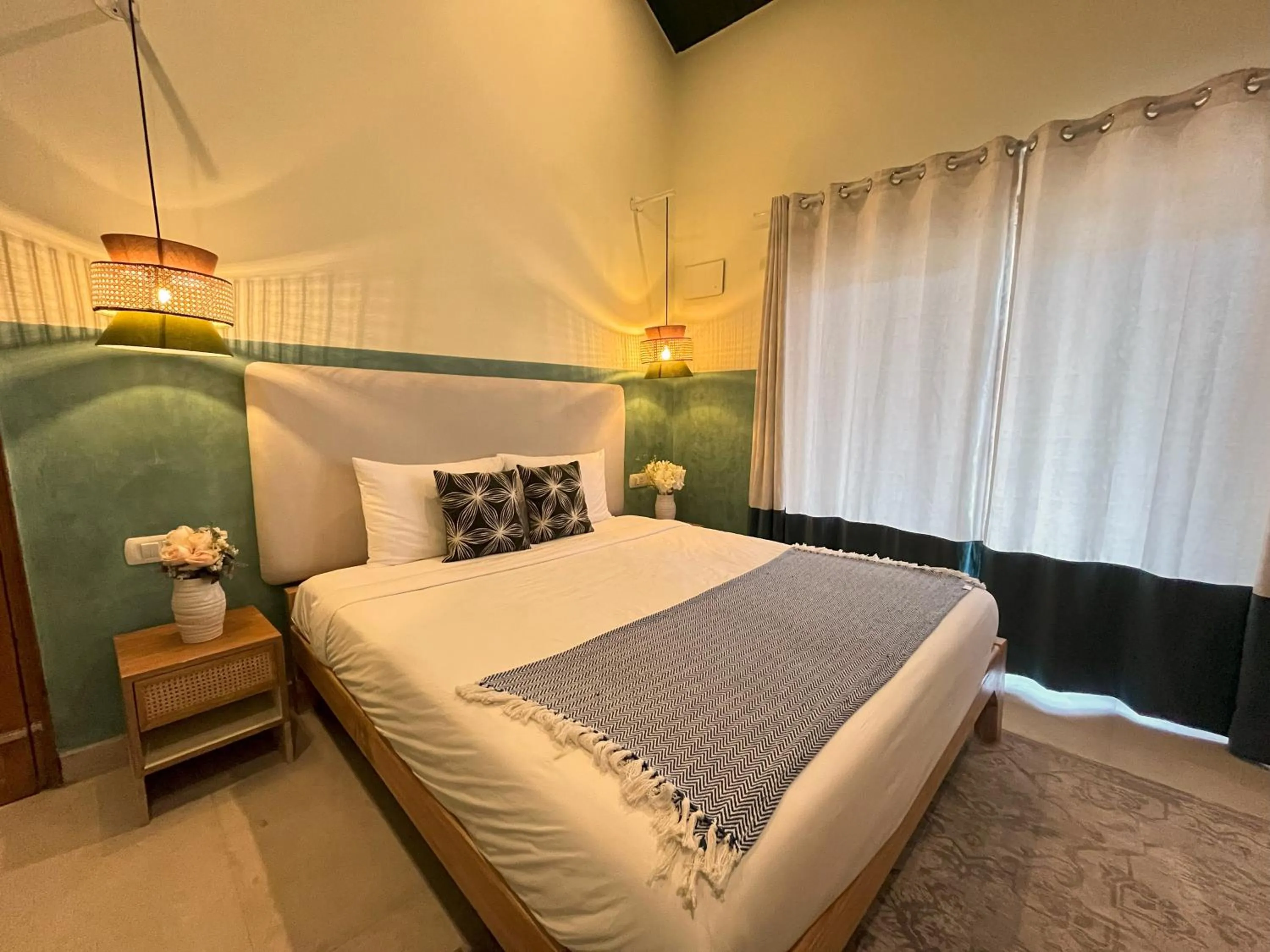 Bed in Seclude Kasauli, Himachal Pradesh