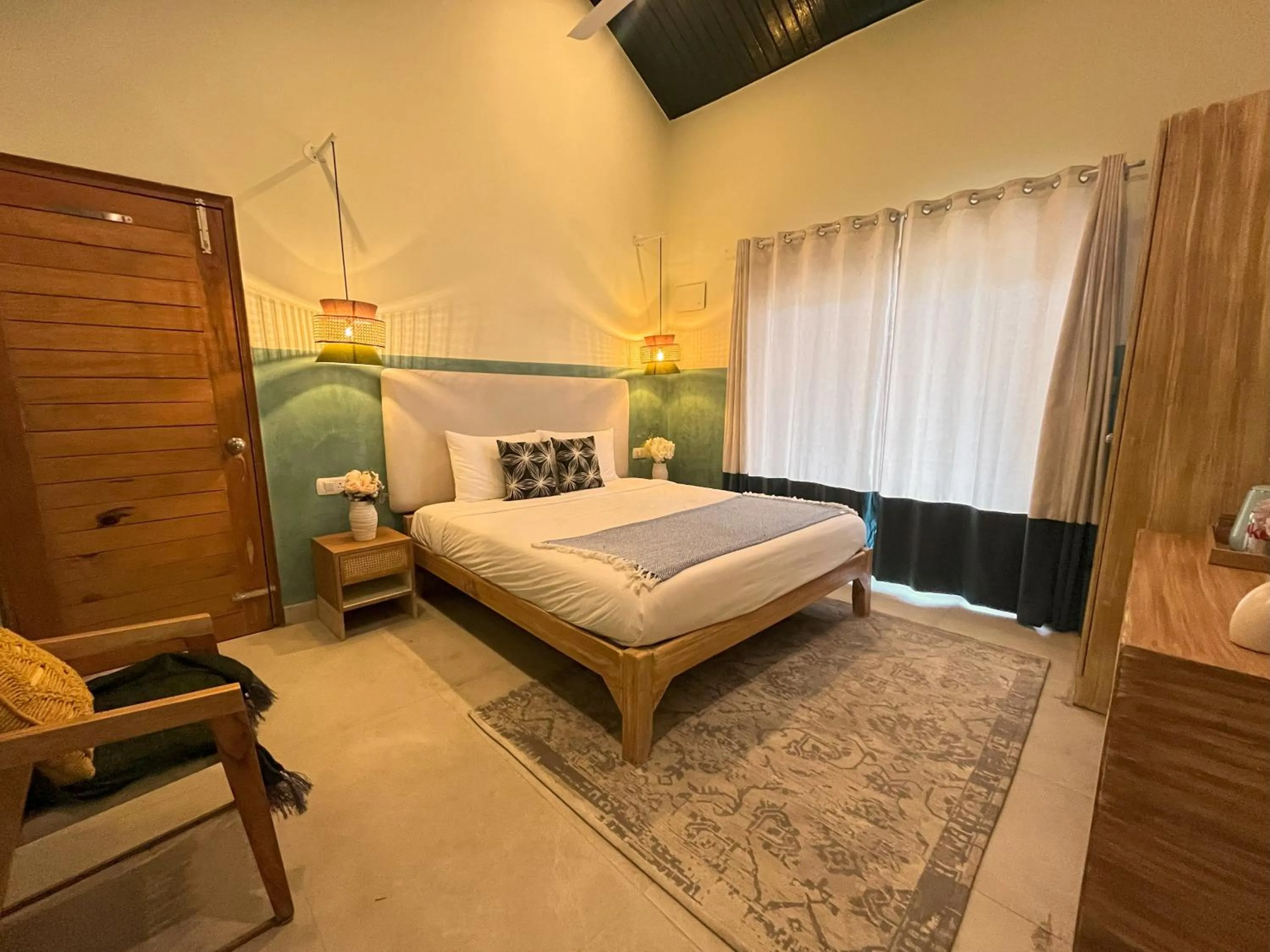 Bed in Seclude Kasauli, Himachal Pradesh