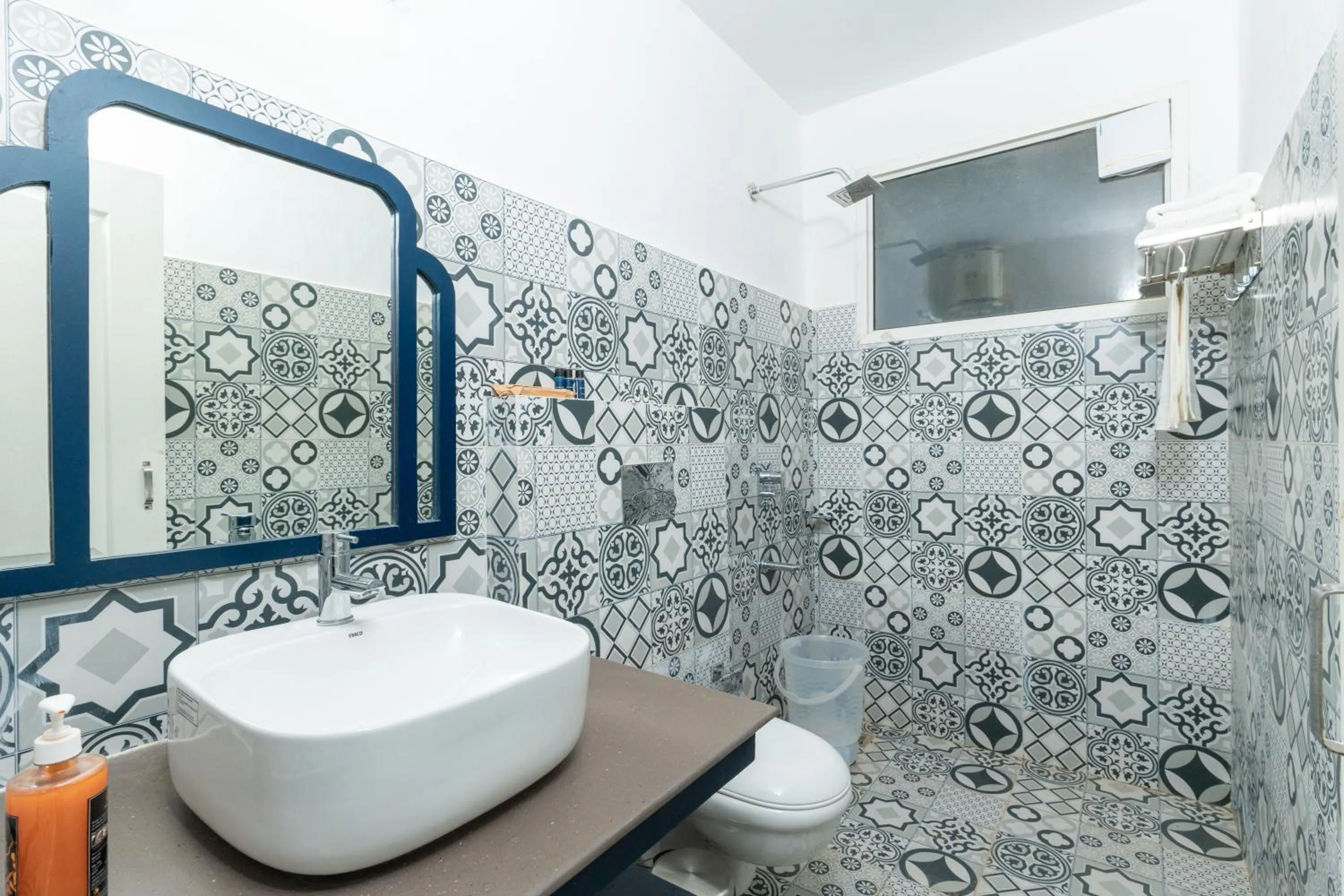 Shower in Seclude Kasauli, Himachal Pradesh