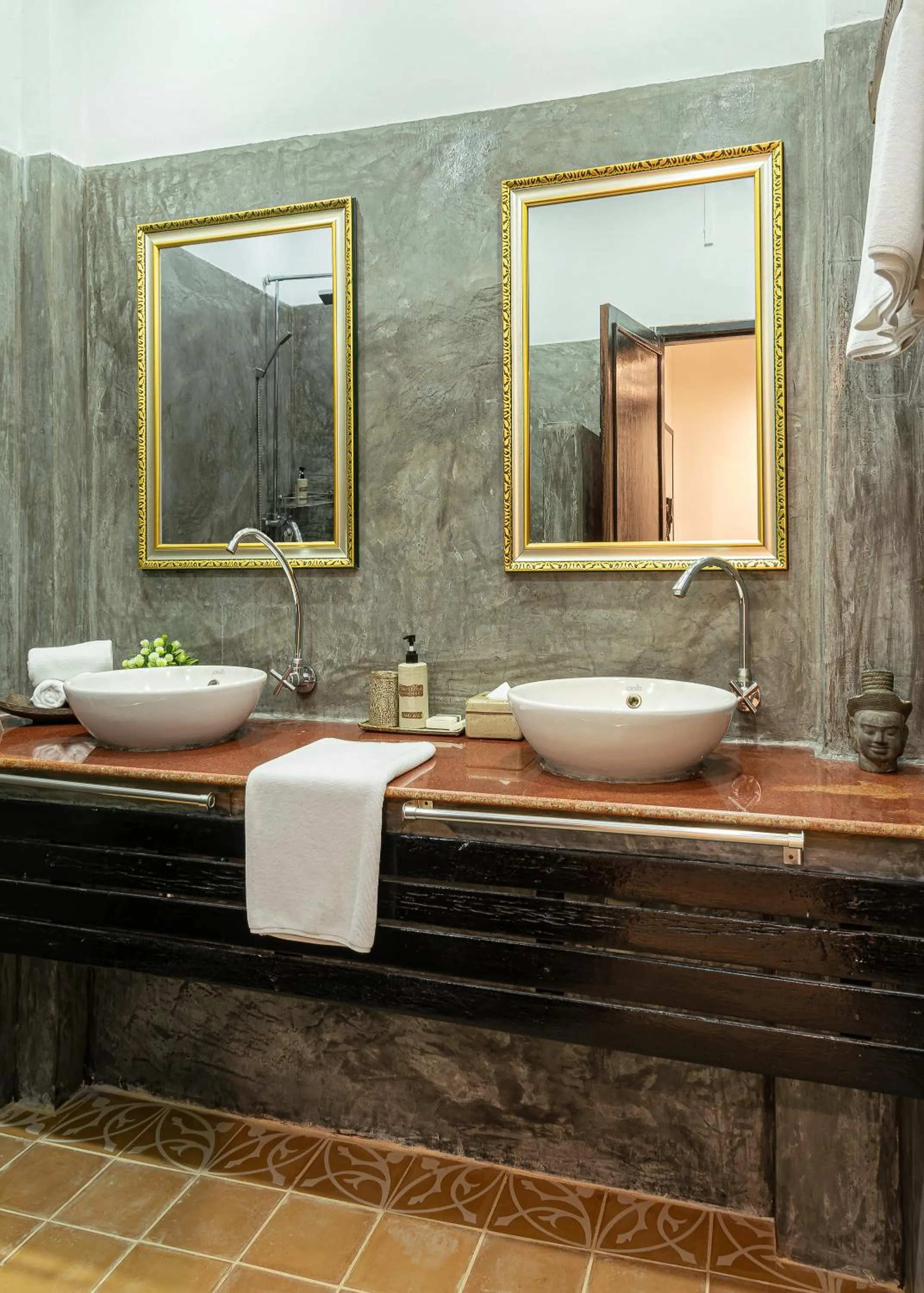 Toilet in Pavillon Indochine Boutique - Hotel