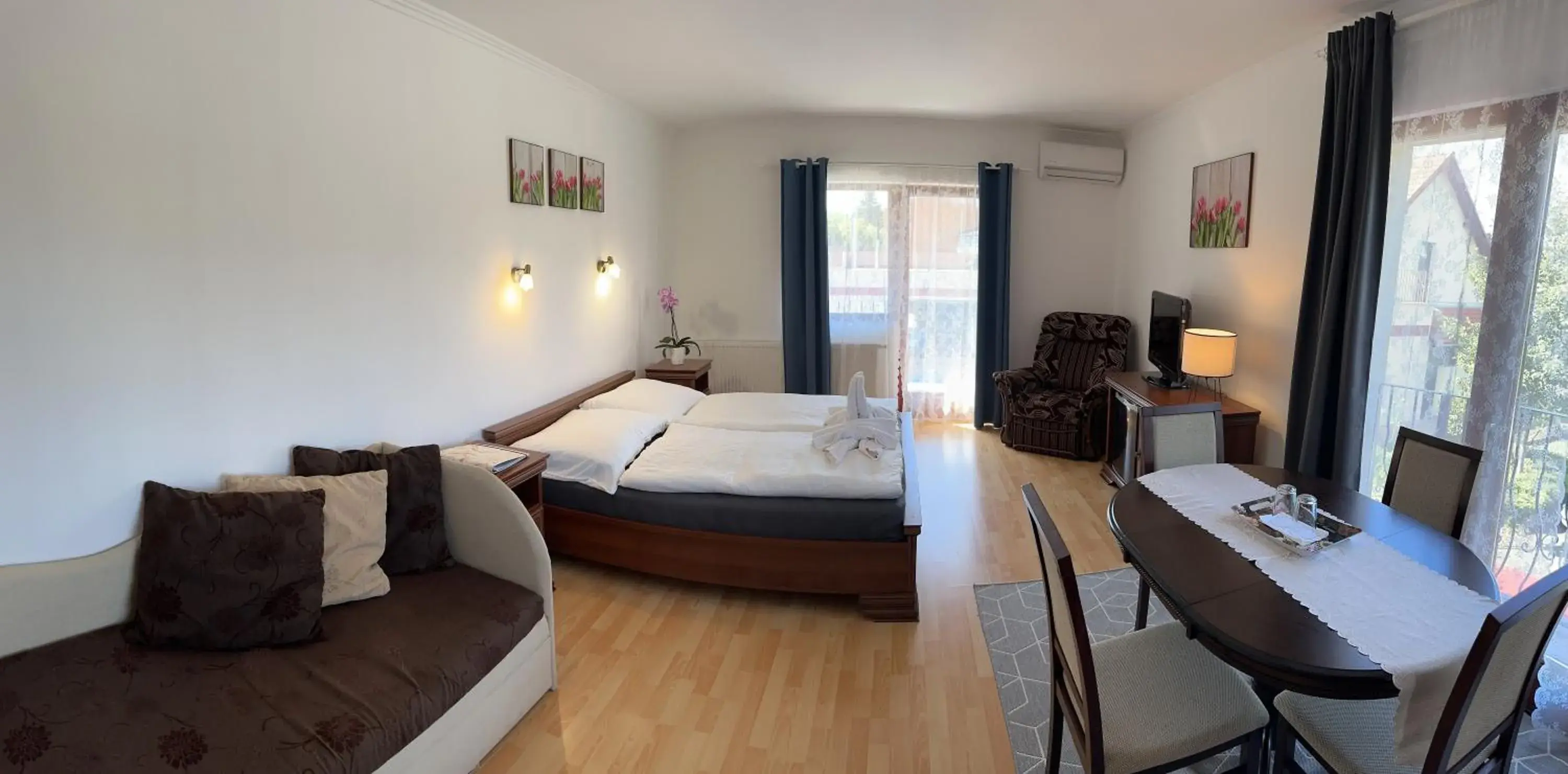 One-Bedroom Suite with Balcony in Boni Családi Wellness Hotel One-Bedroom Suite with Balcony in Boni Családi Wellness Hotel
