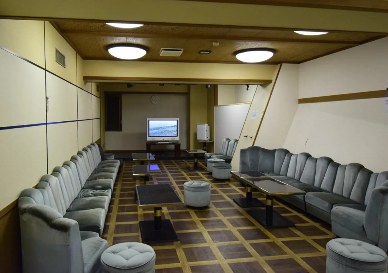 Karaoke in Uomisaki Hotel
