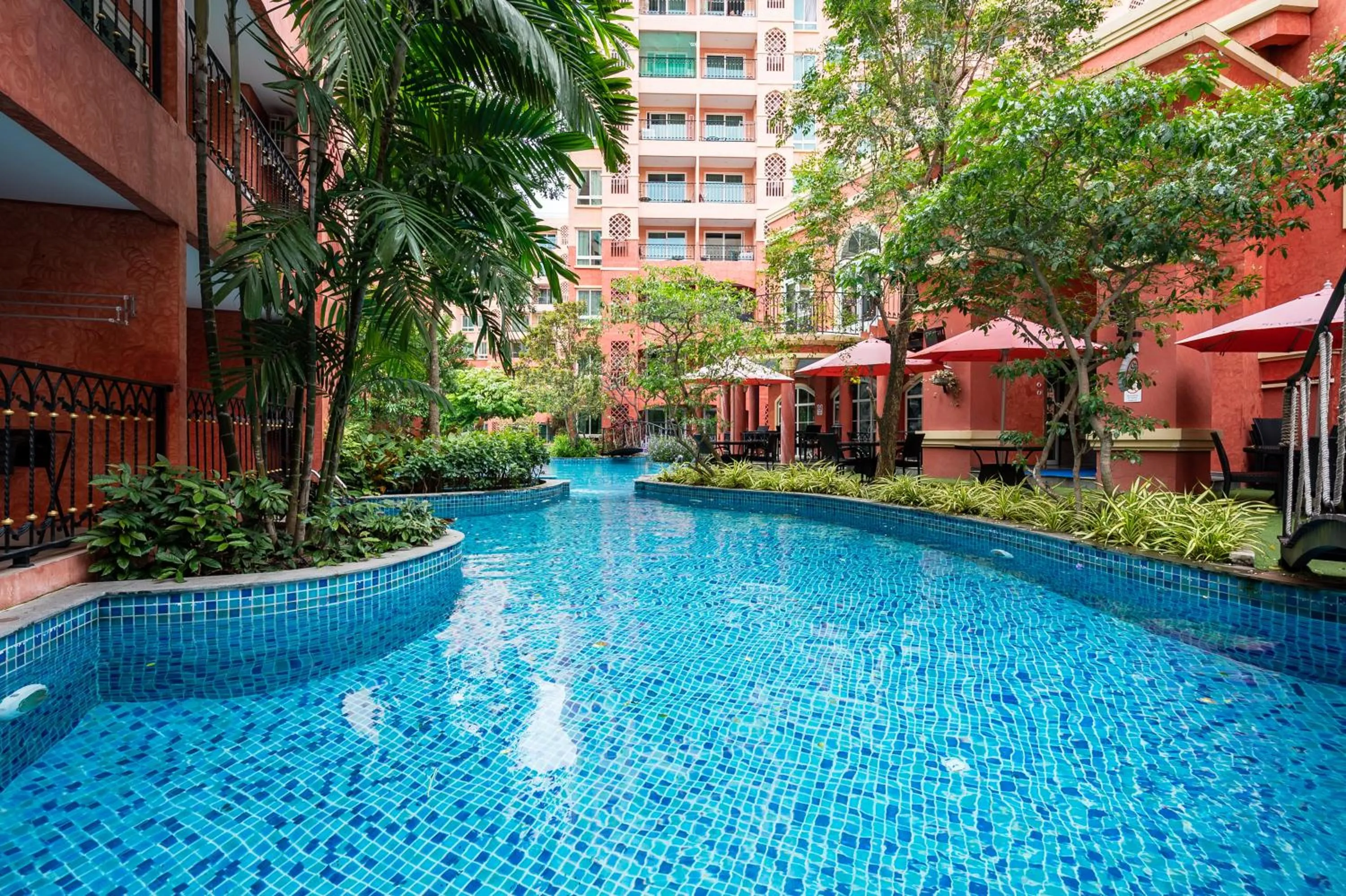 Swimming pool in Sonia residence - SHA Extra Plus