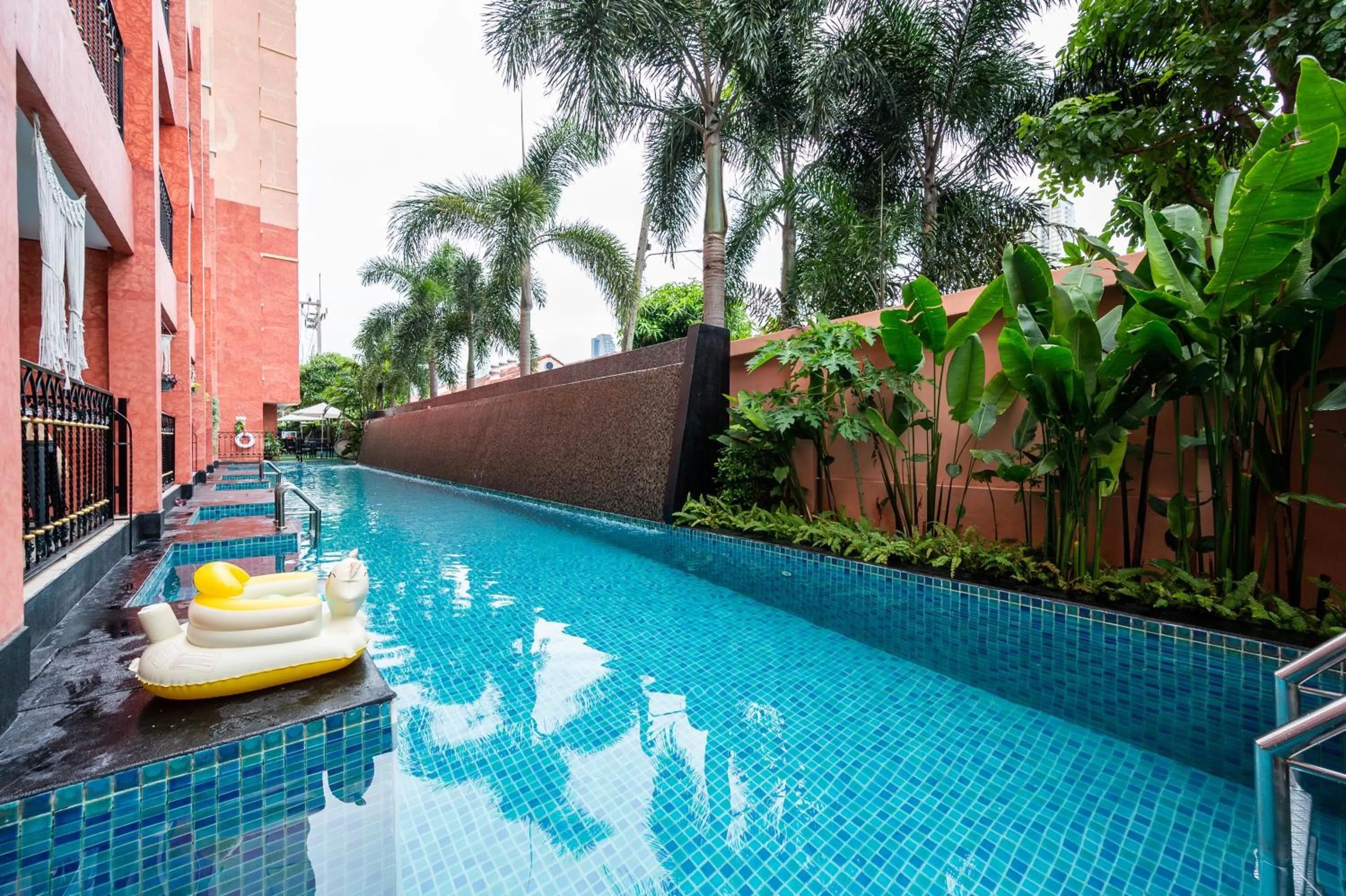 Swimming pool in Sonia residence - SHA Extra Plus