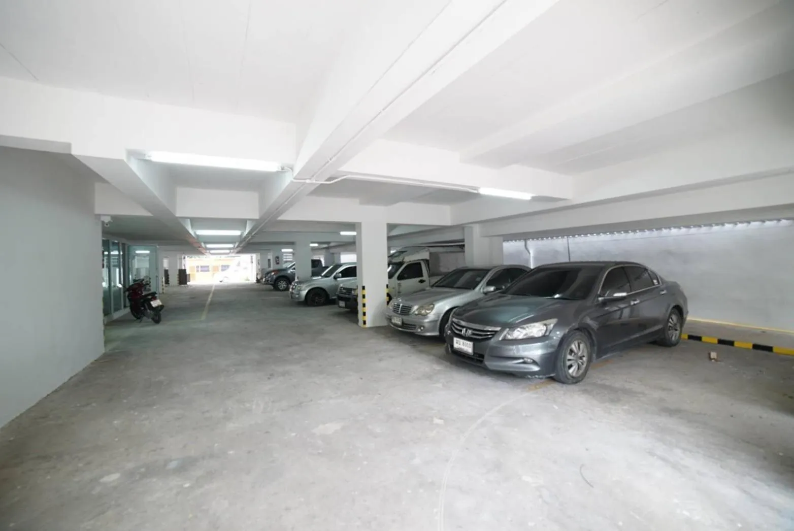 Parking in 88 Living