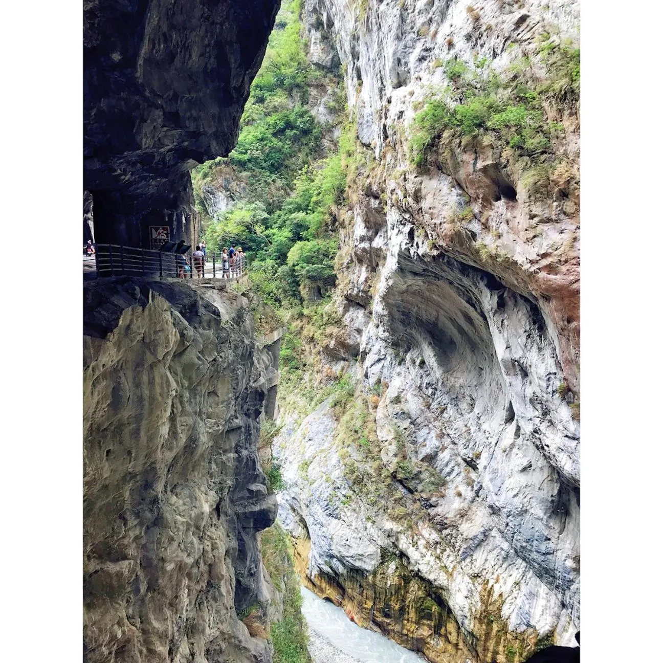 Natural landscape in Taroko Yan Hai Bo Villa