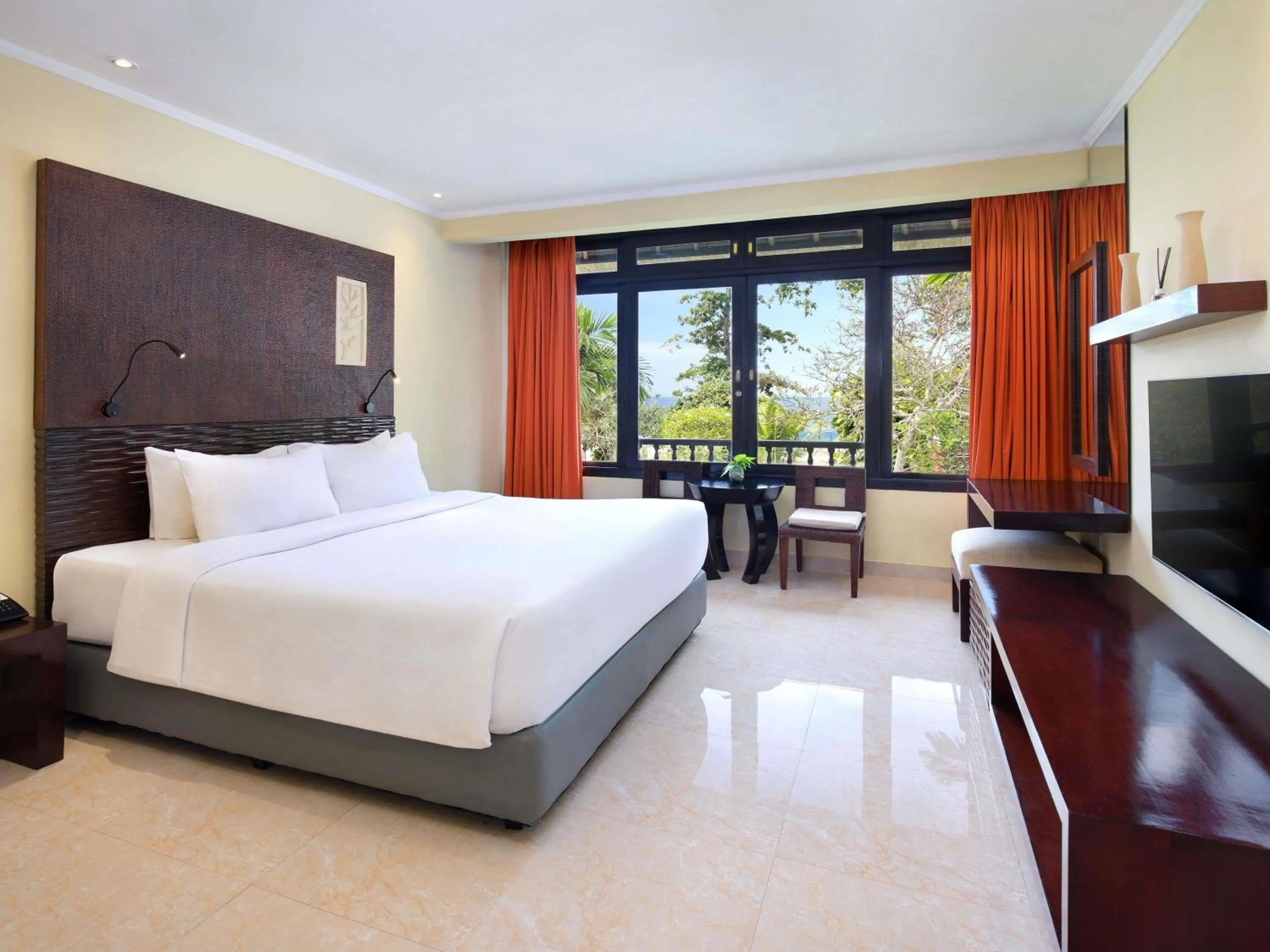 Bedroom, Bed in Mercure Resort Sanur