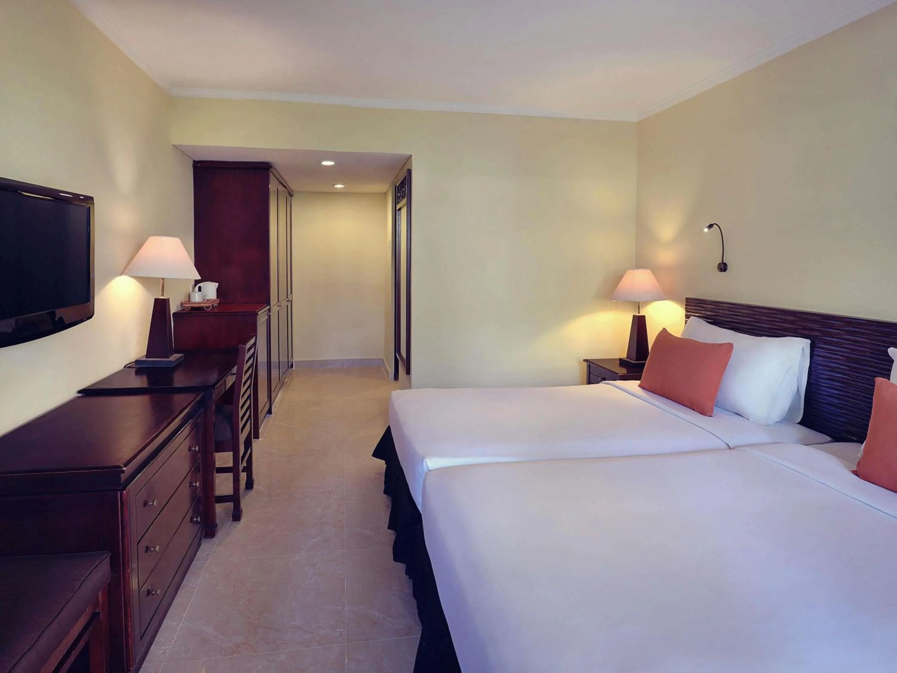 Bedroom, Bed in Mercure Resort Sanur