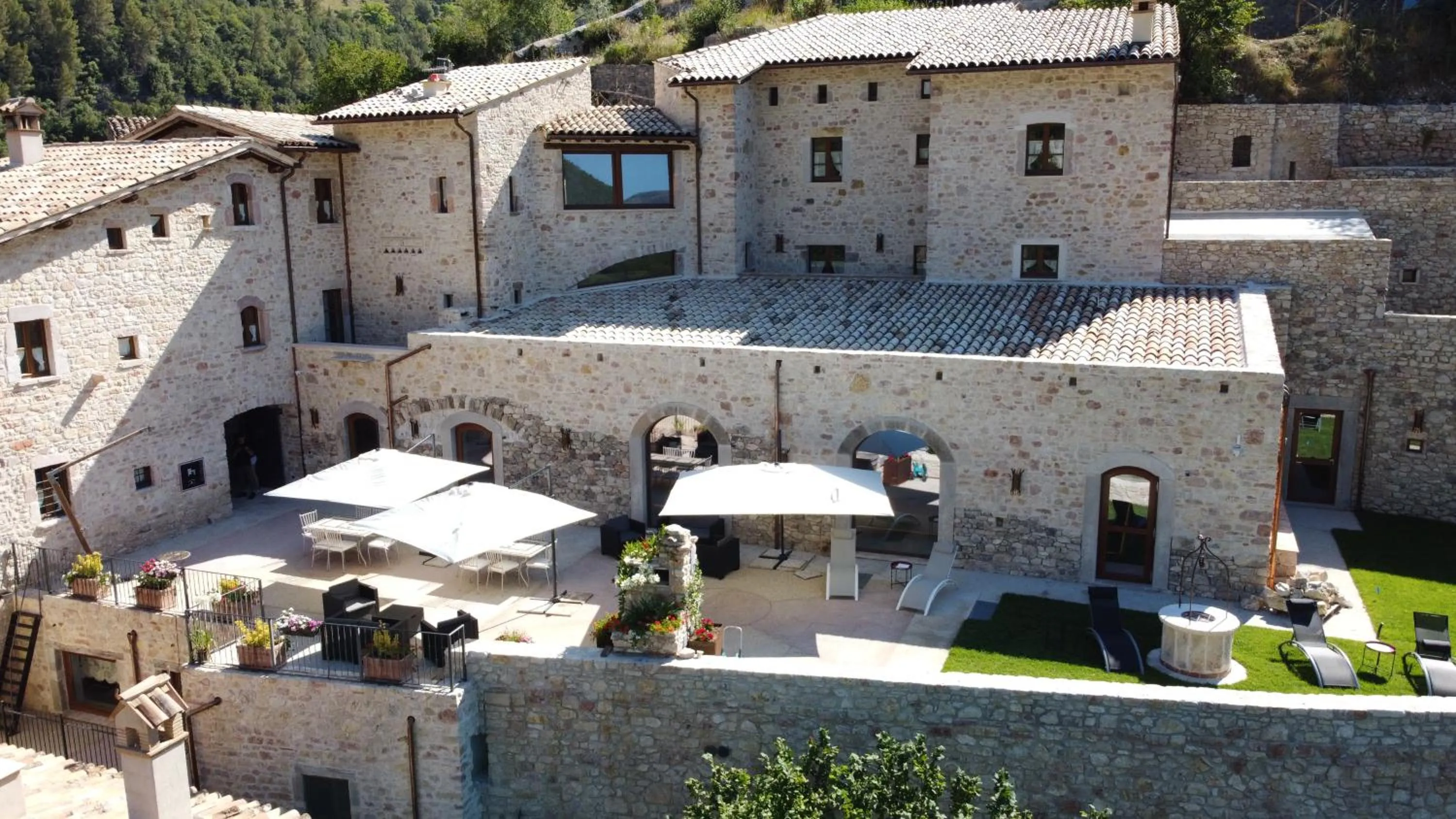 Property building in Torre Del Nera Albergo diffuso & Spa