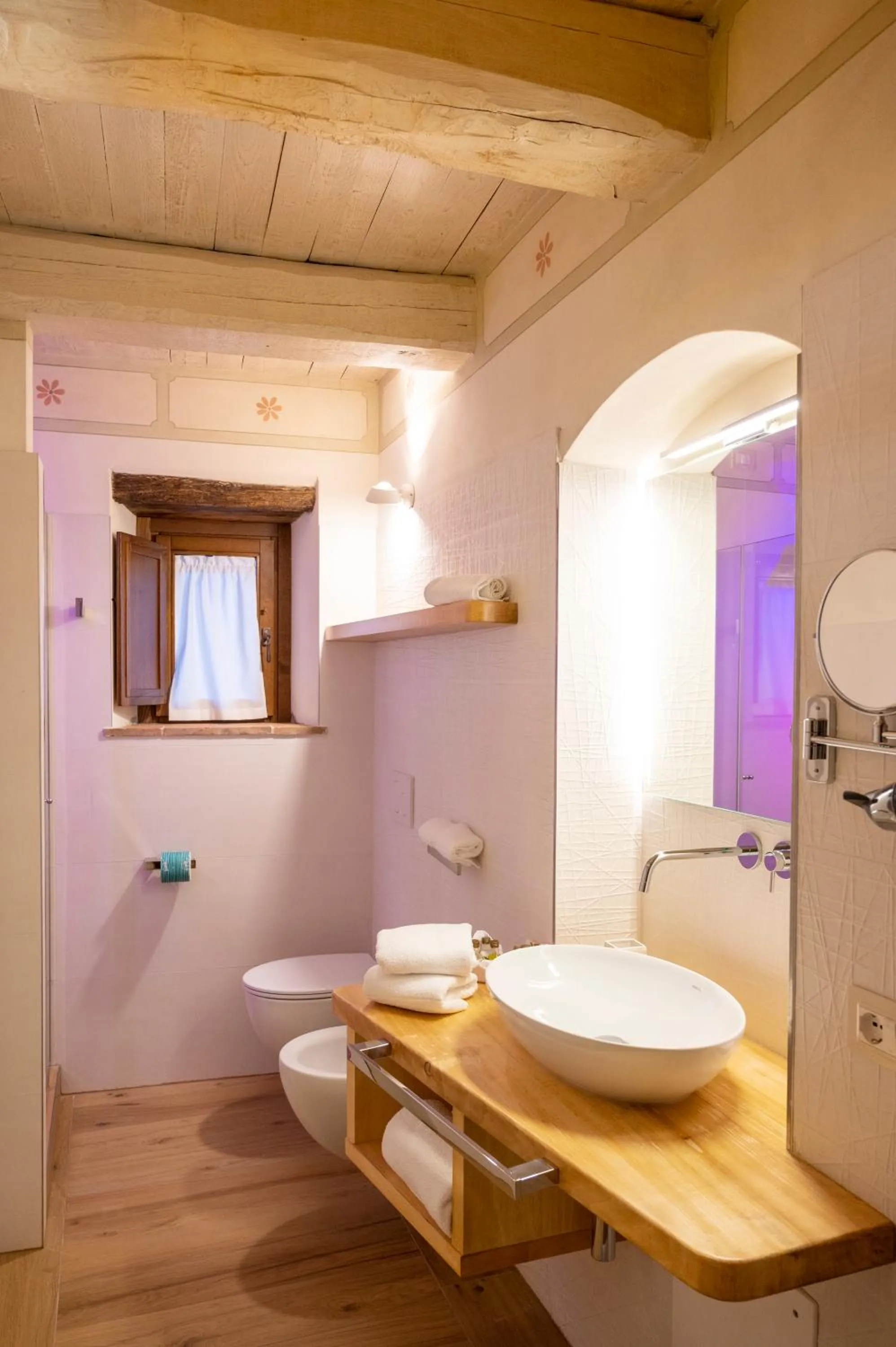 Bathroom in Torre Del Nera Albergo diffuso & Spa