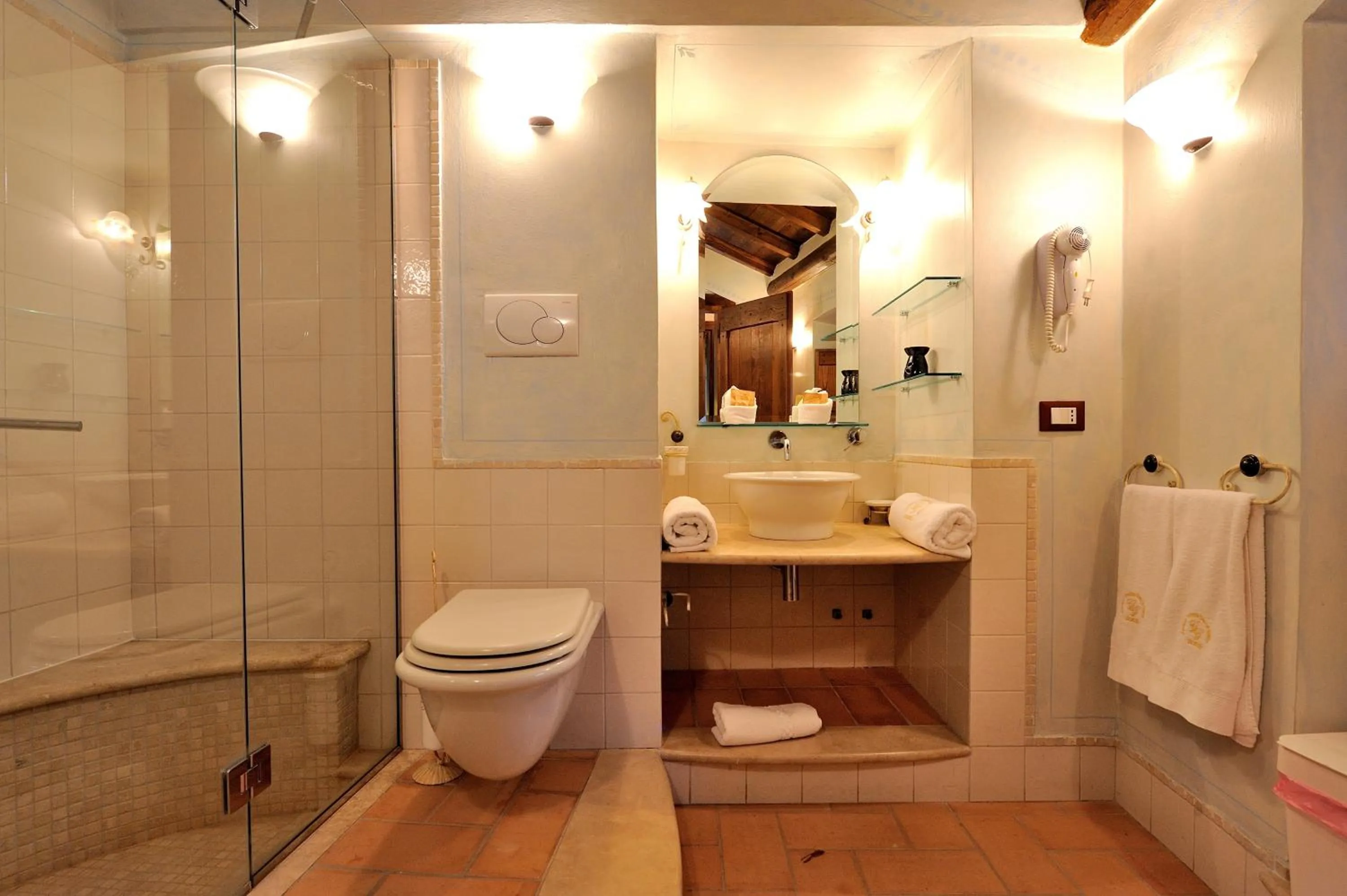 Shower in Torre Del Nera Albergo diffuso & Spa