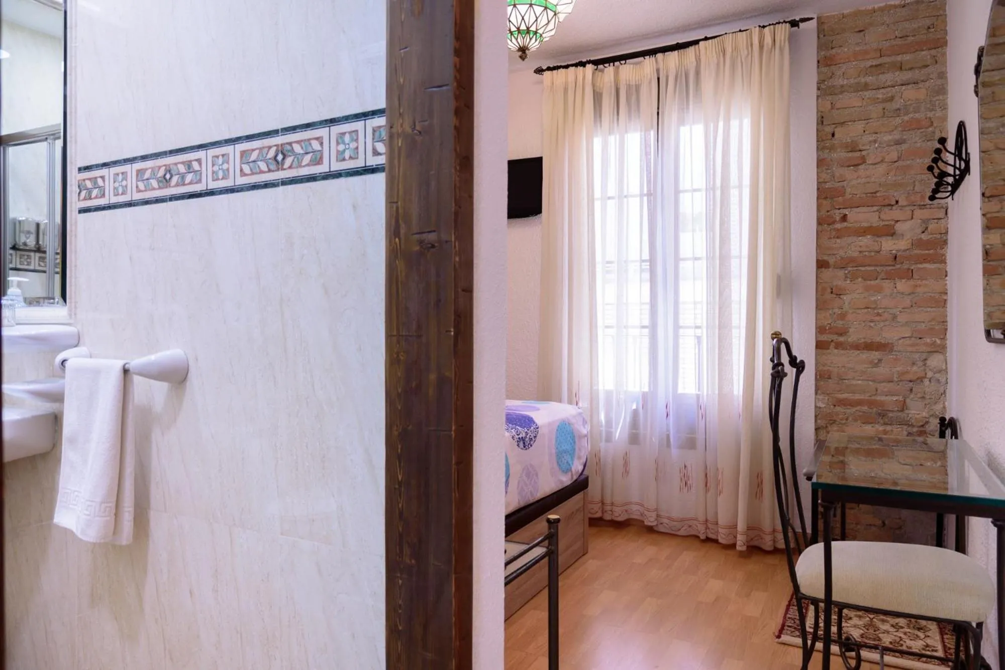 Photo of the whole room, Bed in Casa de Reyes