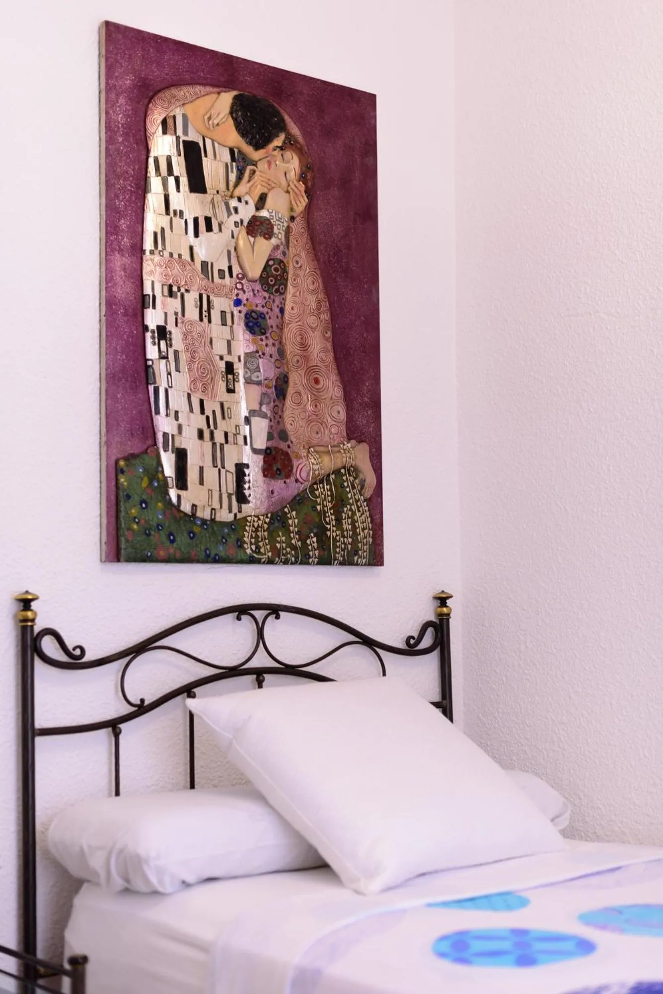 Decorative detail, Bed in Casa de Reyes