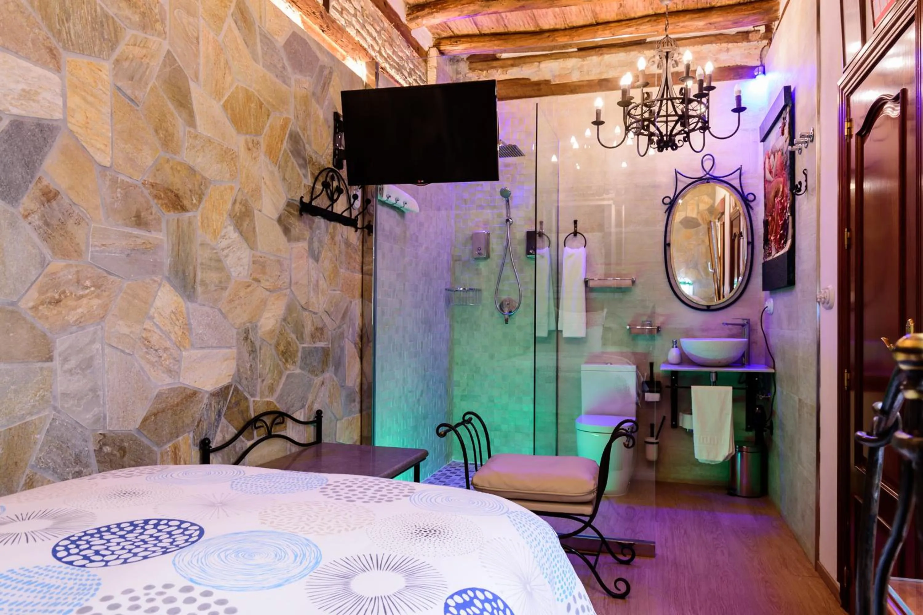 Photo of the whole room, Bed in Casa de Reyes