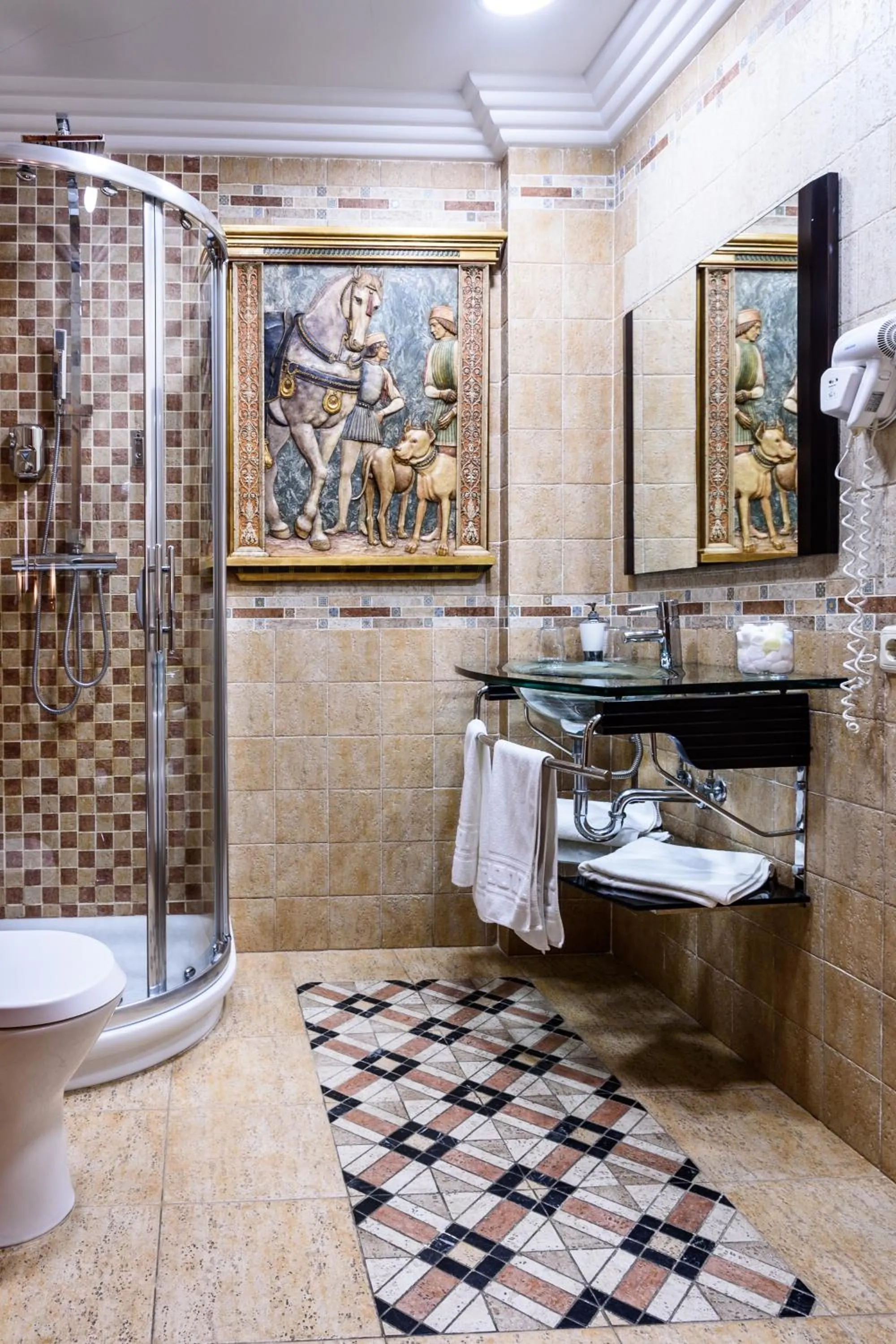 Photo of the whole room in Casa de Reyes