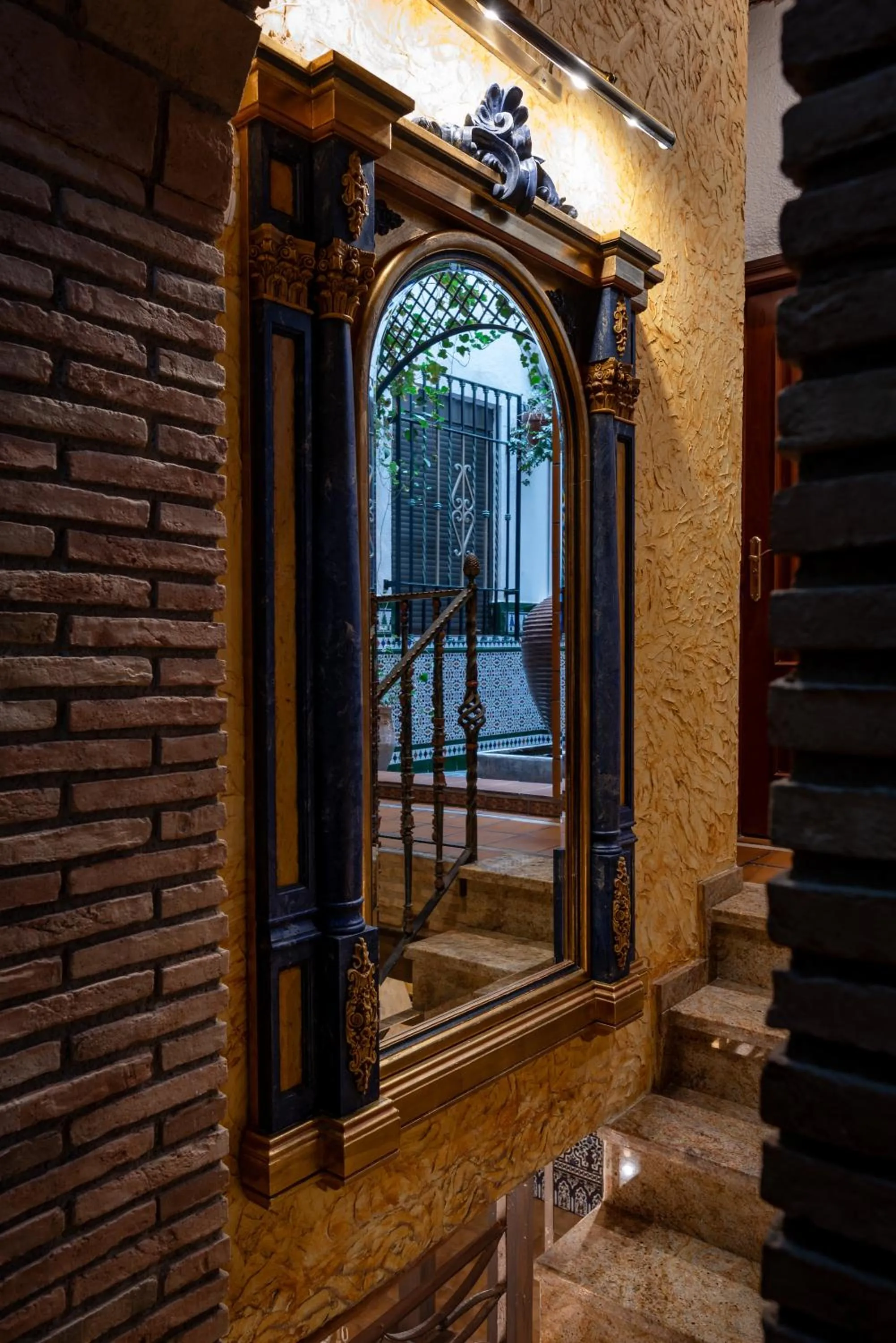 Property building in Casa de Reyes