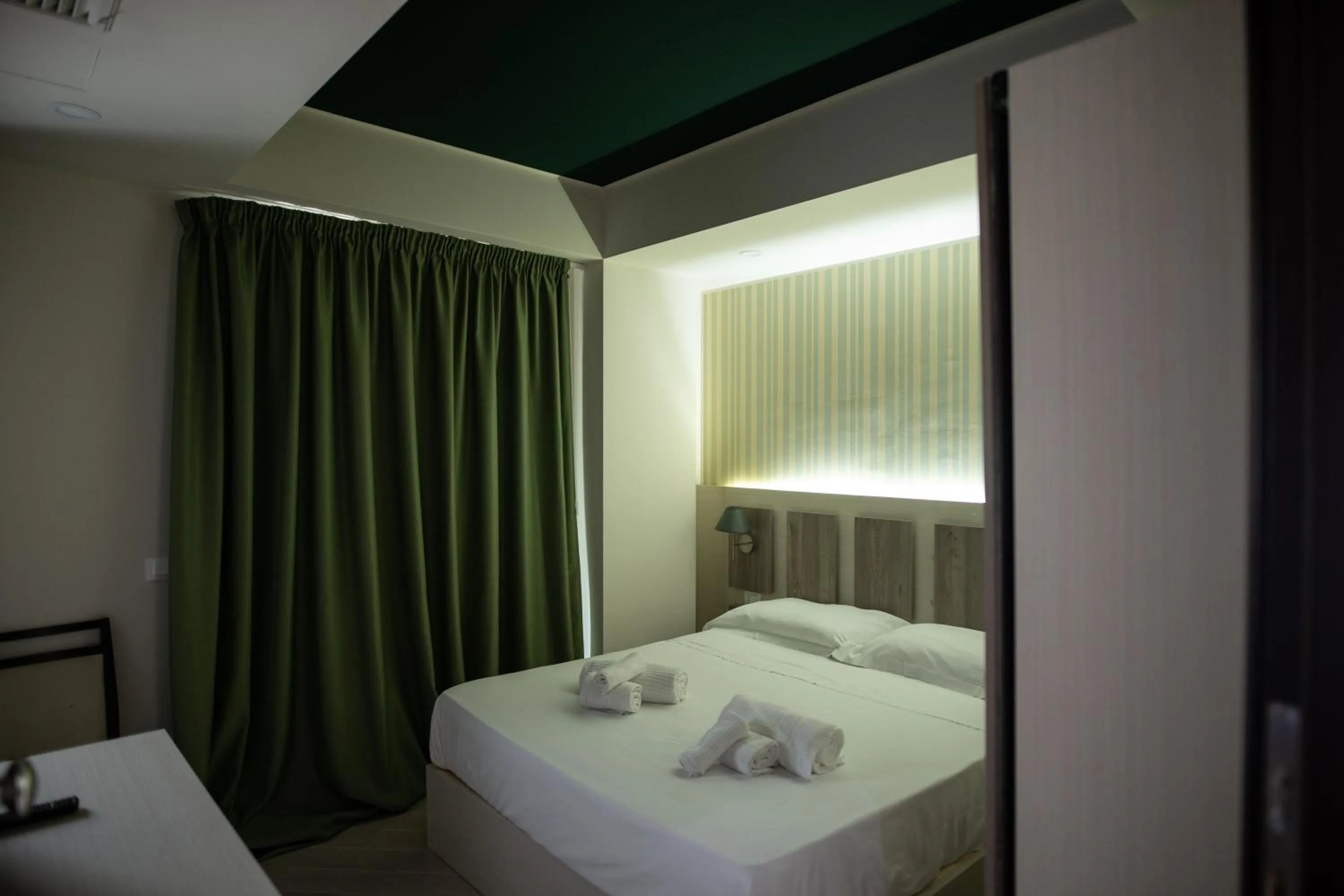 Bed in Hotel Cliché