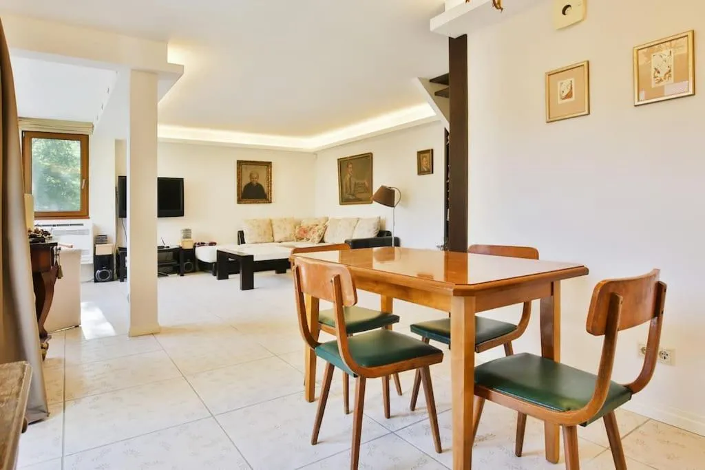 Dining area in Portofino Apartment