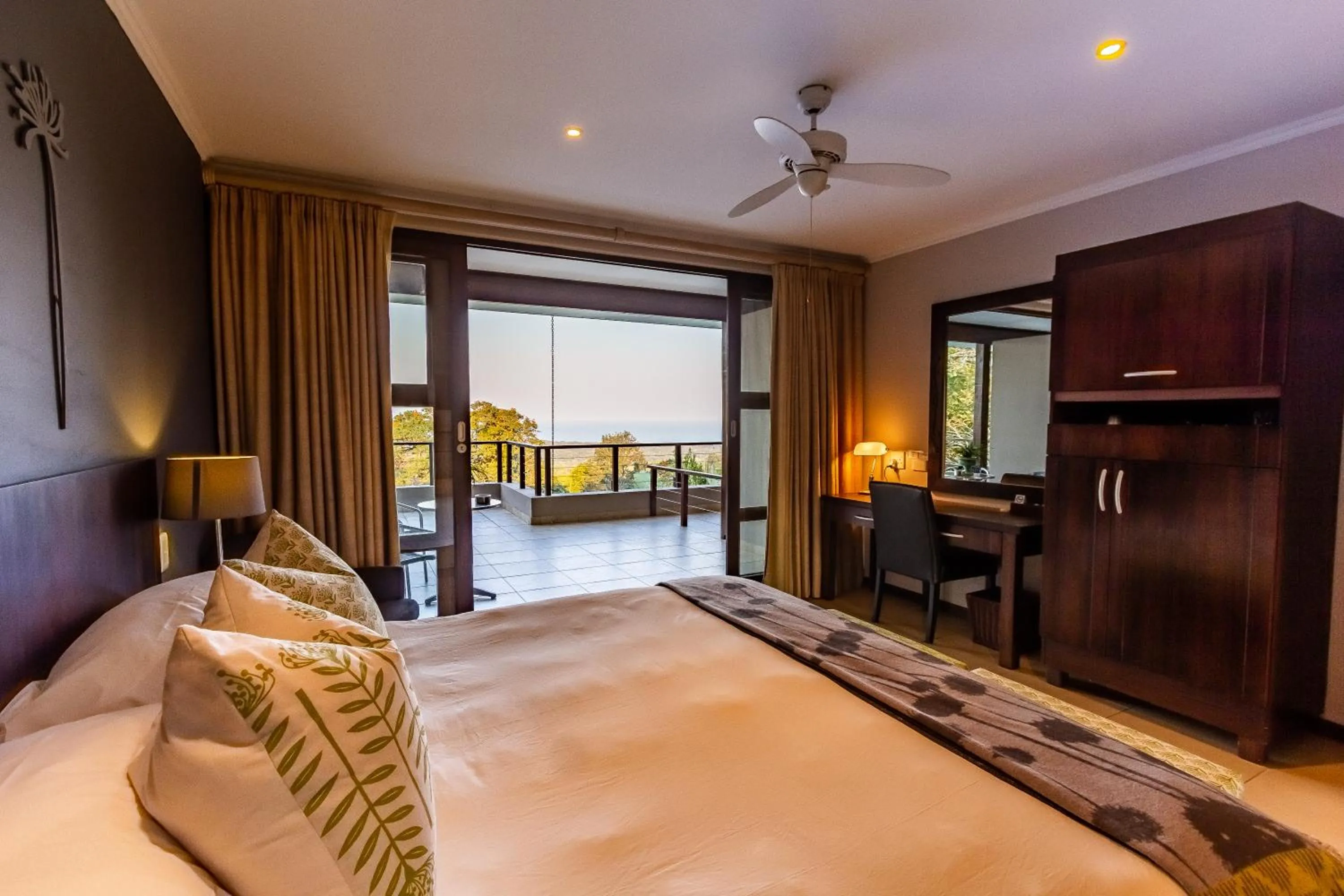 Deluxe Double or Twin Room with Sea View - single occupancy in One On Hely