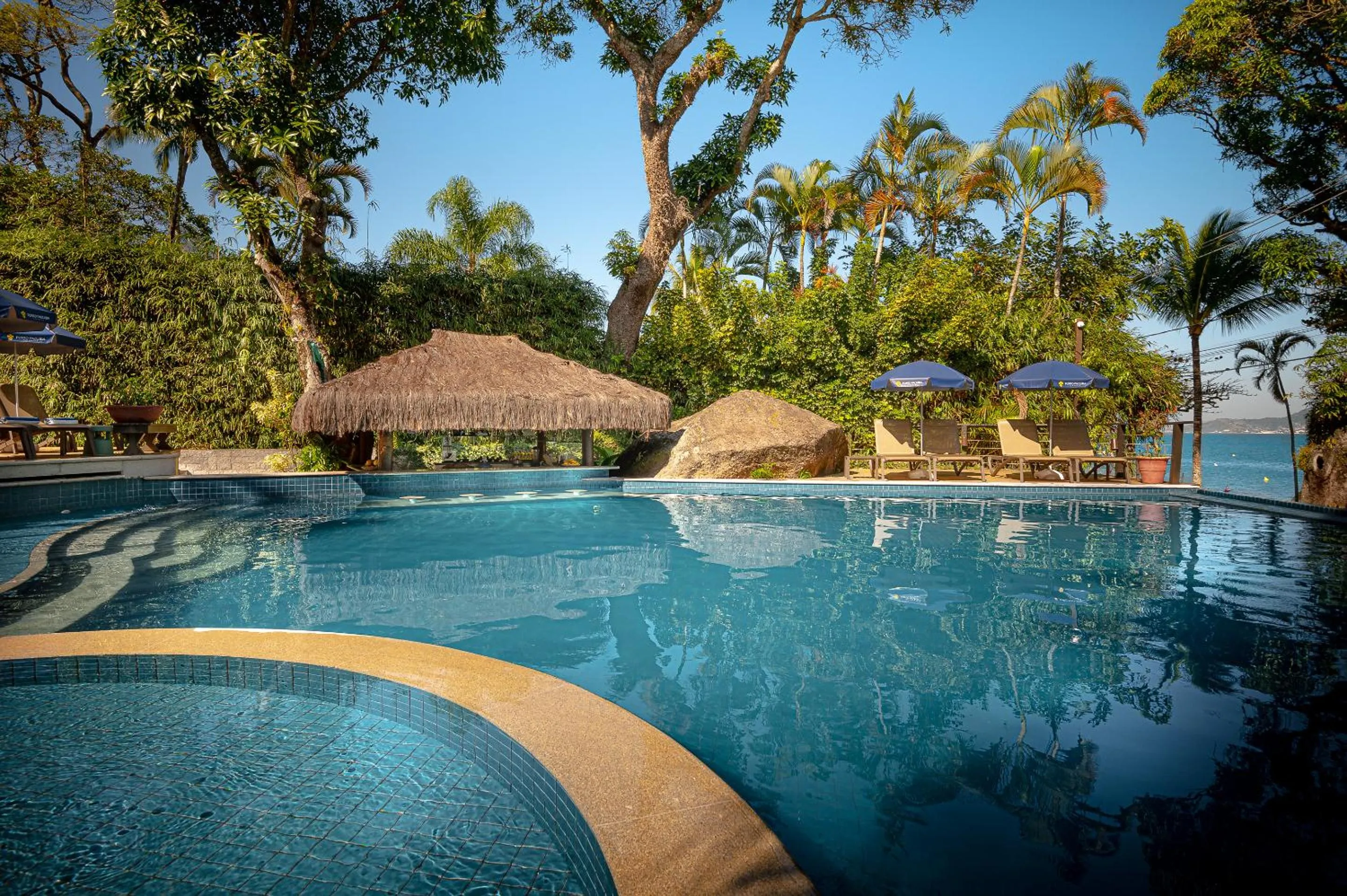 Swimming pool in Porto Pacuíba Hotel