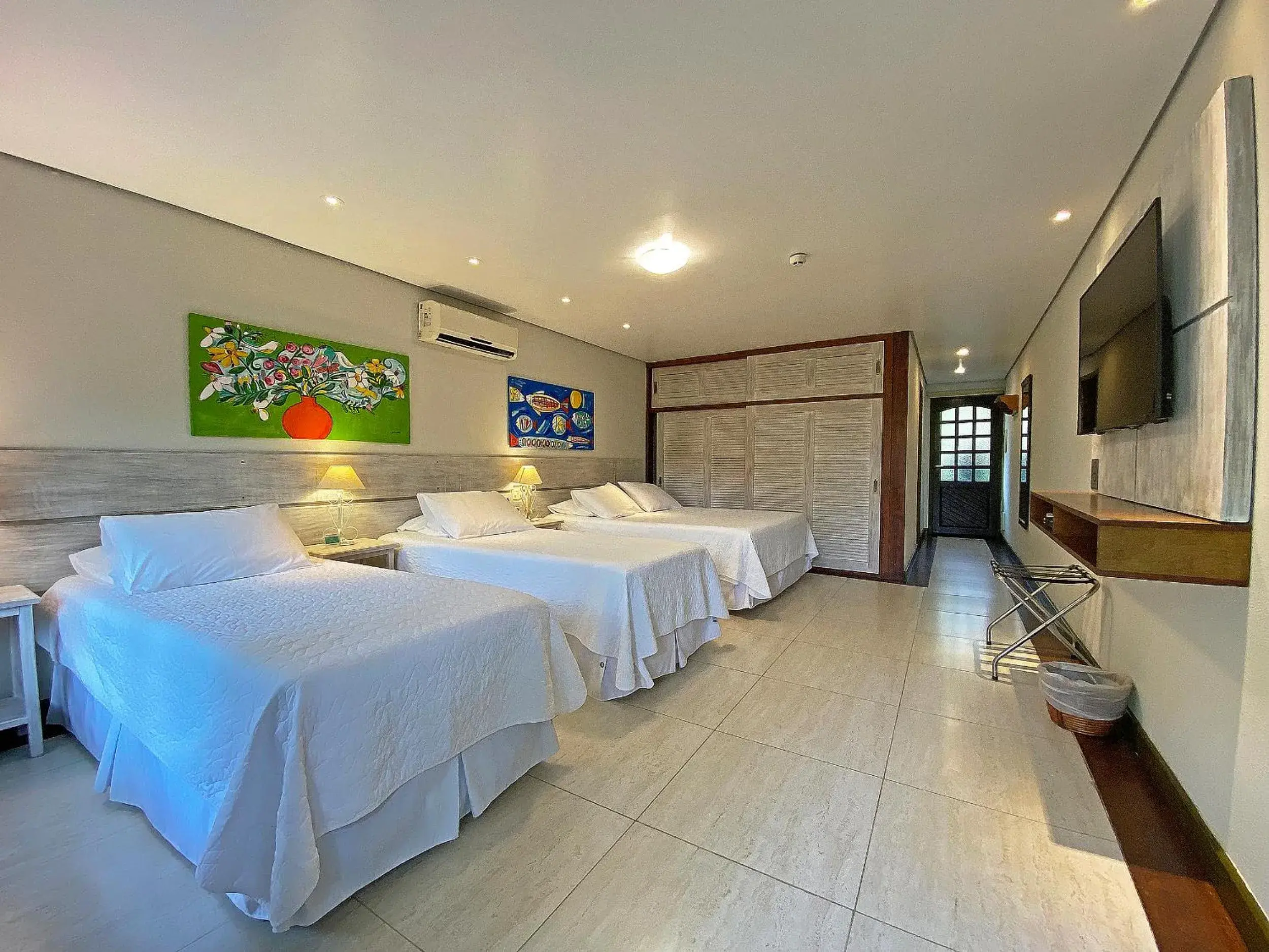 Superior Quadruple Room in Porto Pacuíba Hotel Superior Quadruple Room in Porto Pacuíba Hotel