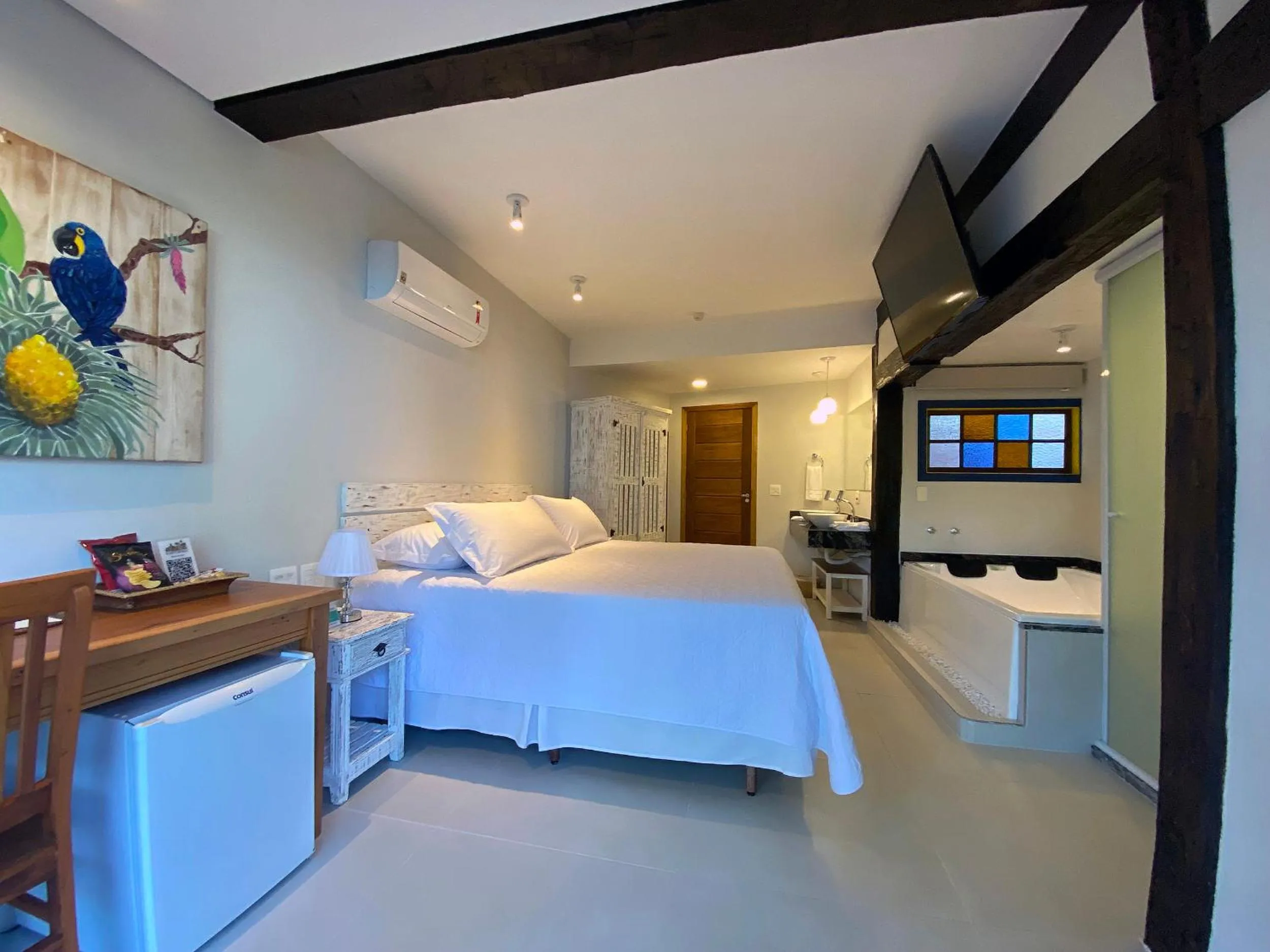 Photo of the whole room, Bed in Porto Pacuíba Hotel