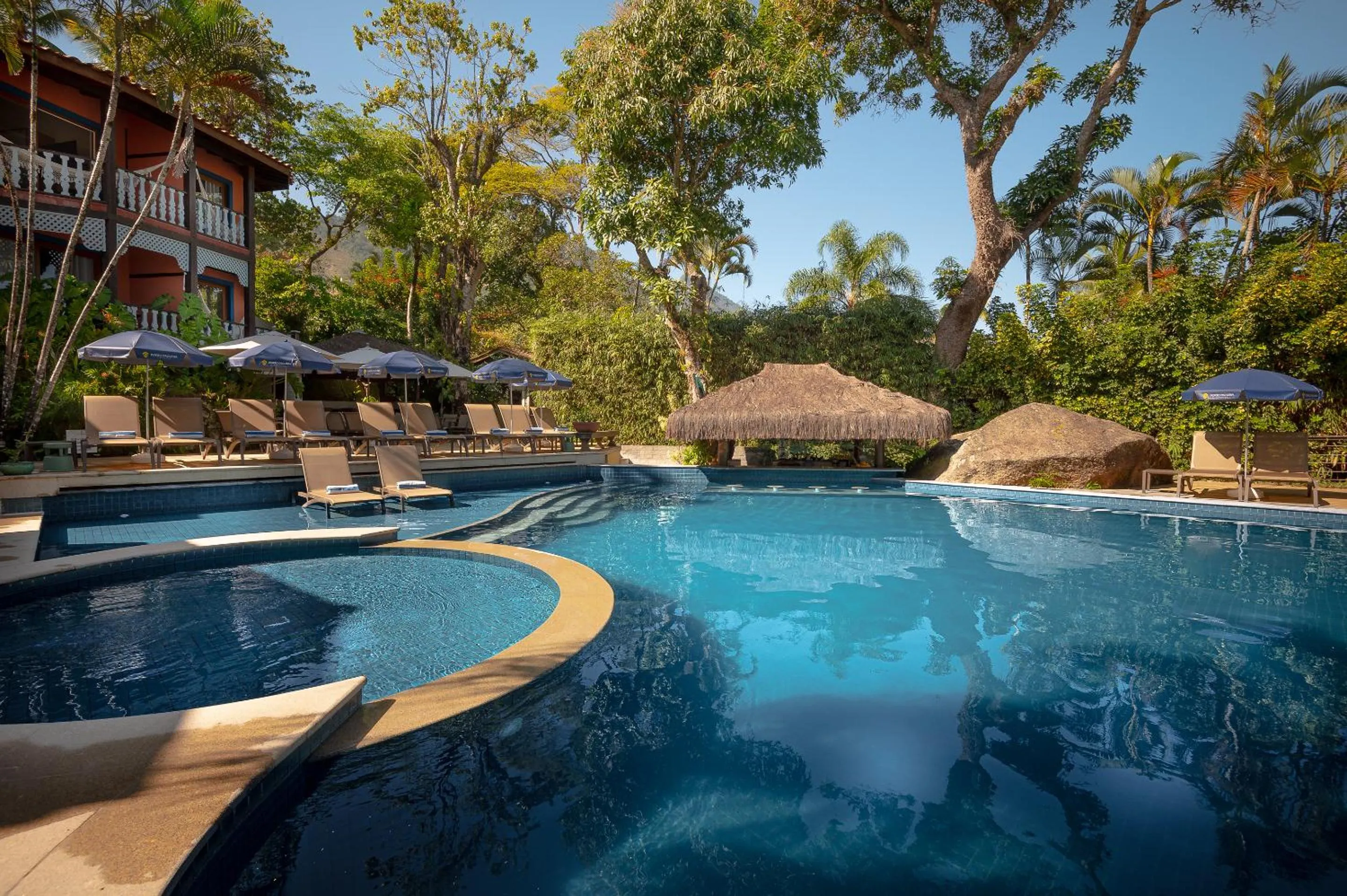 Swimming pool in Porto Pacuíba Hotel