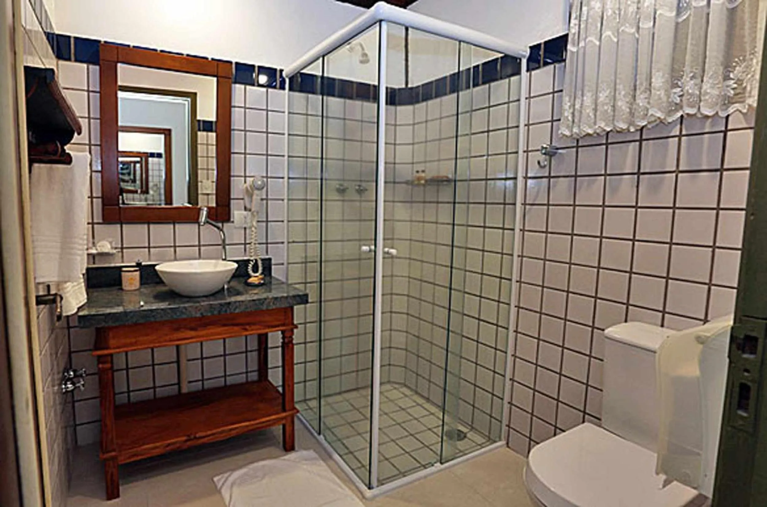 Bathroom in Porto Pacuíba Hotel