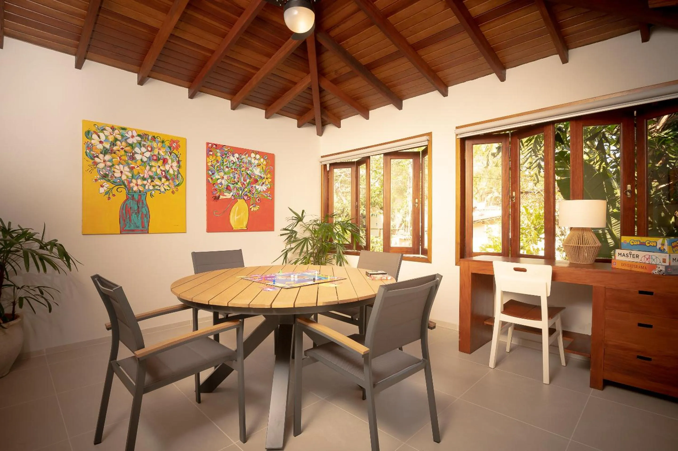 Game Room in Porto Pacuíba Hotel