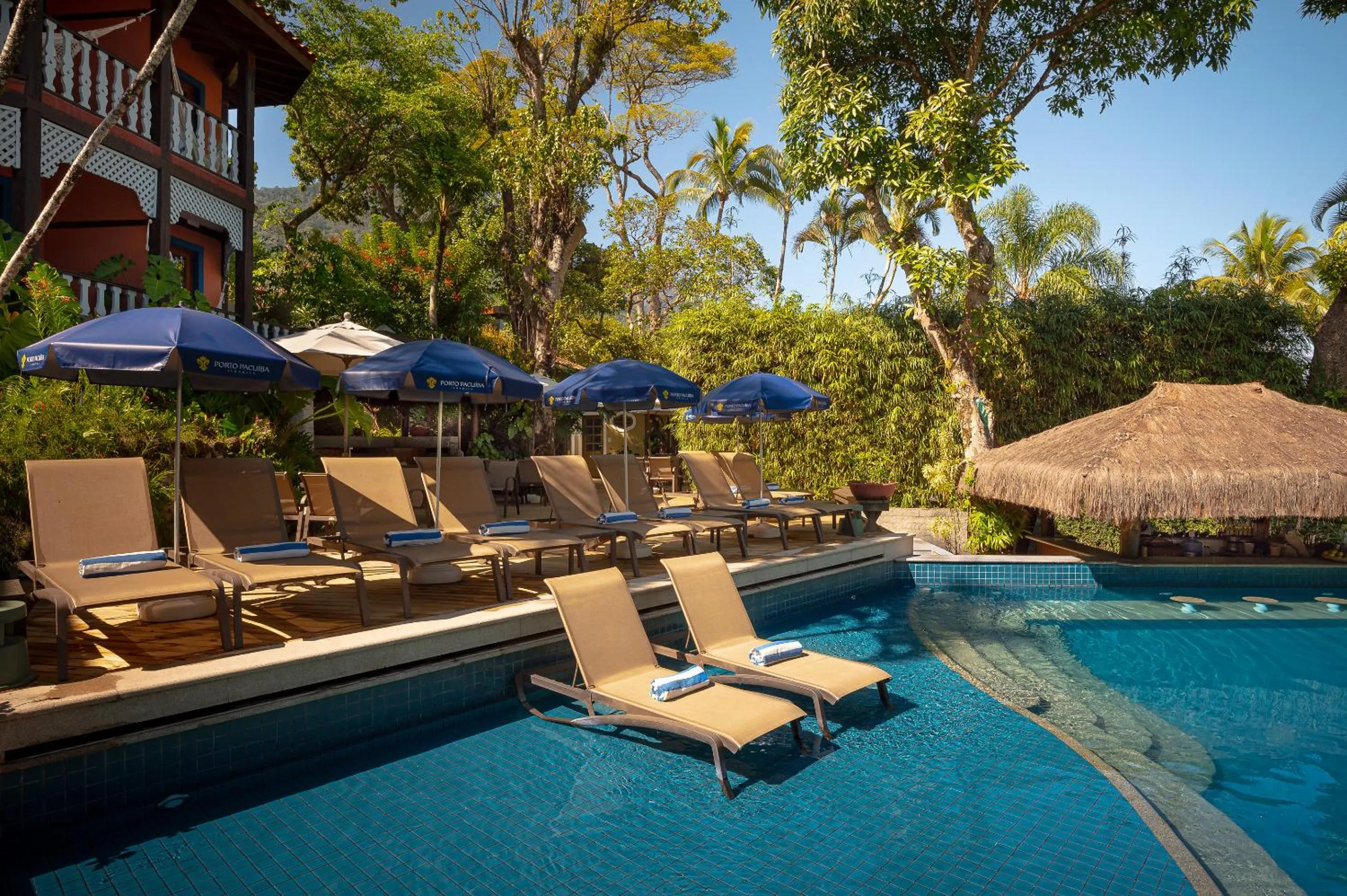 Swimming pool in Porto Pacuíba Hotel