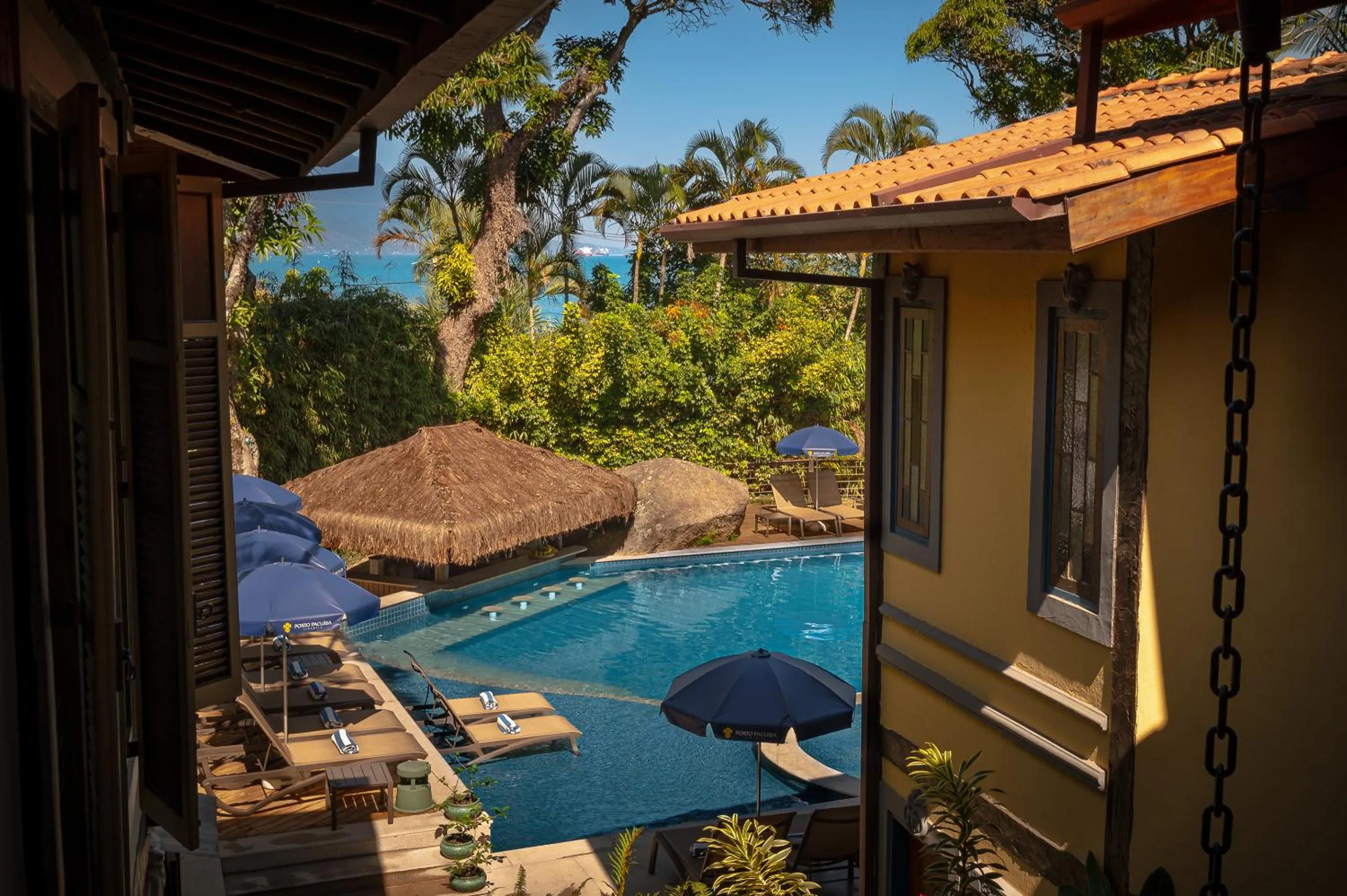 Swimming pool in Porto Pacuíba Hotel