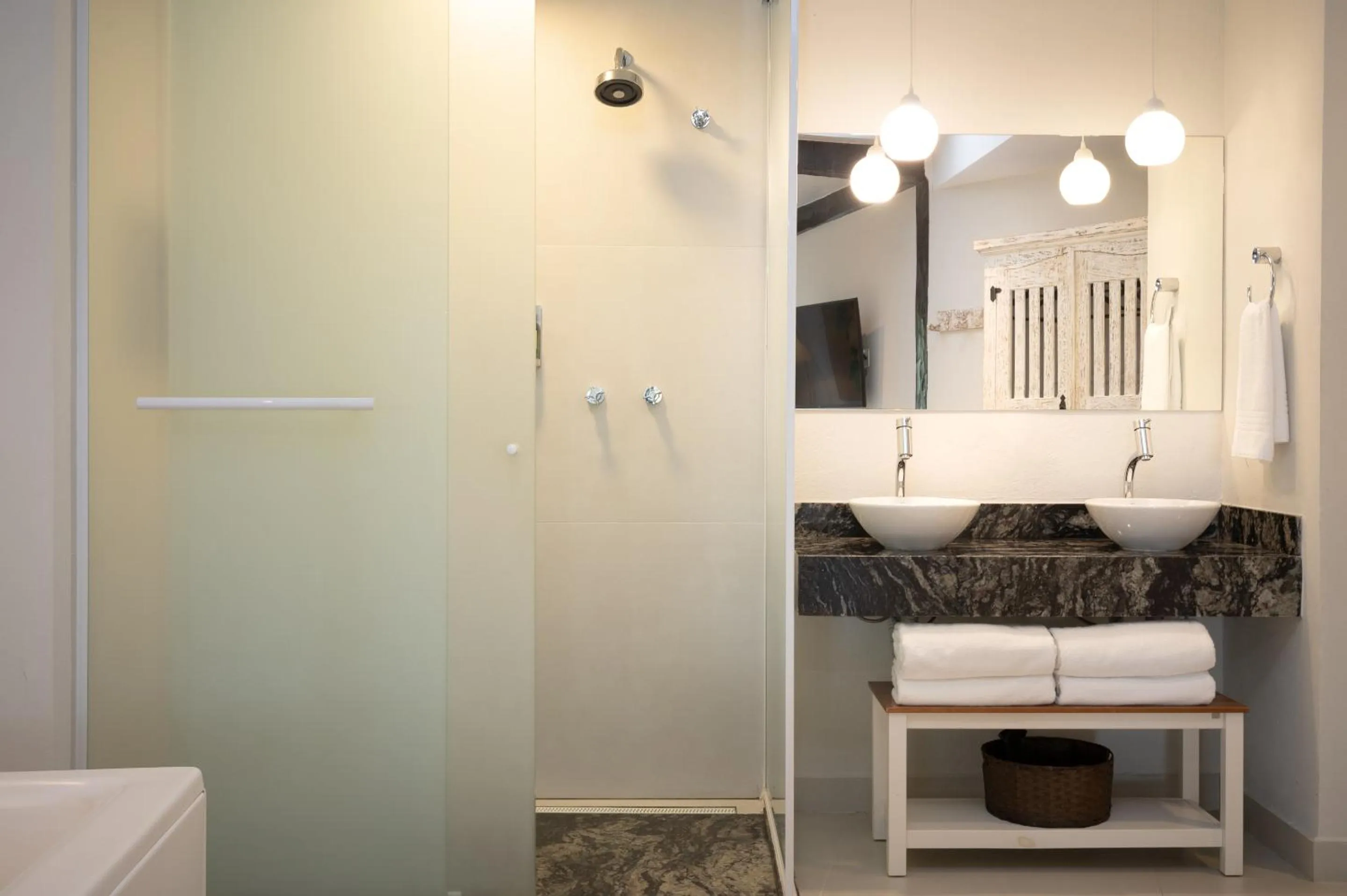 Bathroom in Porto Pacuíba Hotel