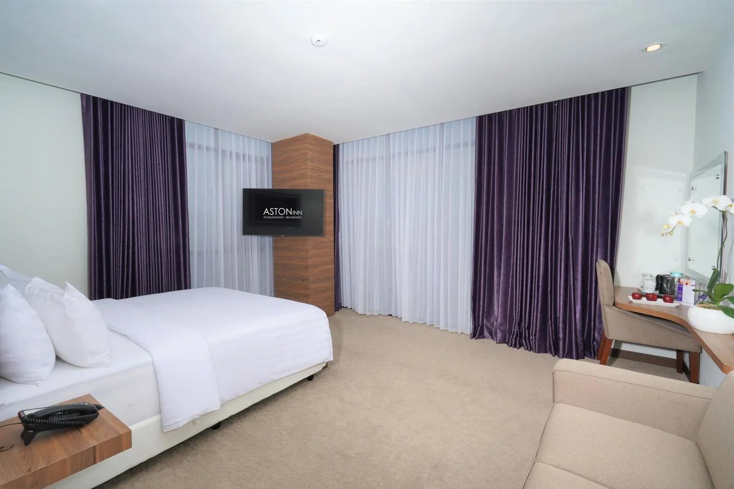 Bedroom, Bed in Aston Inn Pandanaran