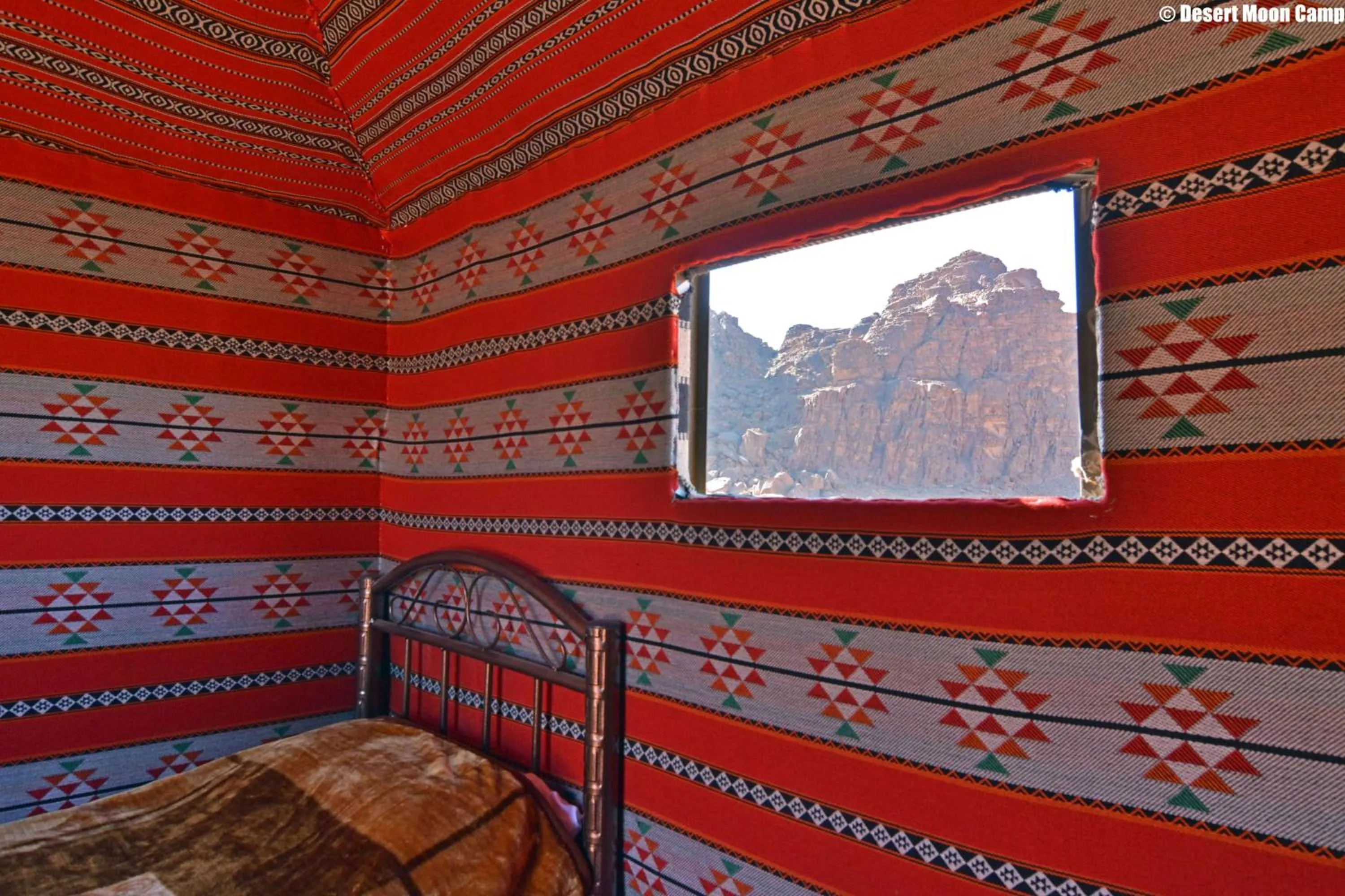 Bedroom, Bed in Desert Moon Camp