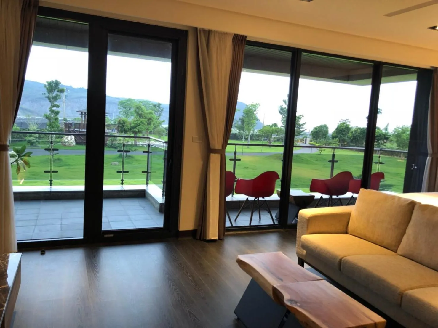 Photo of the whole room in Tan Villa