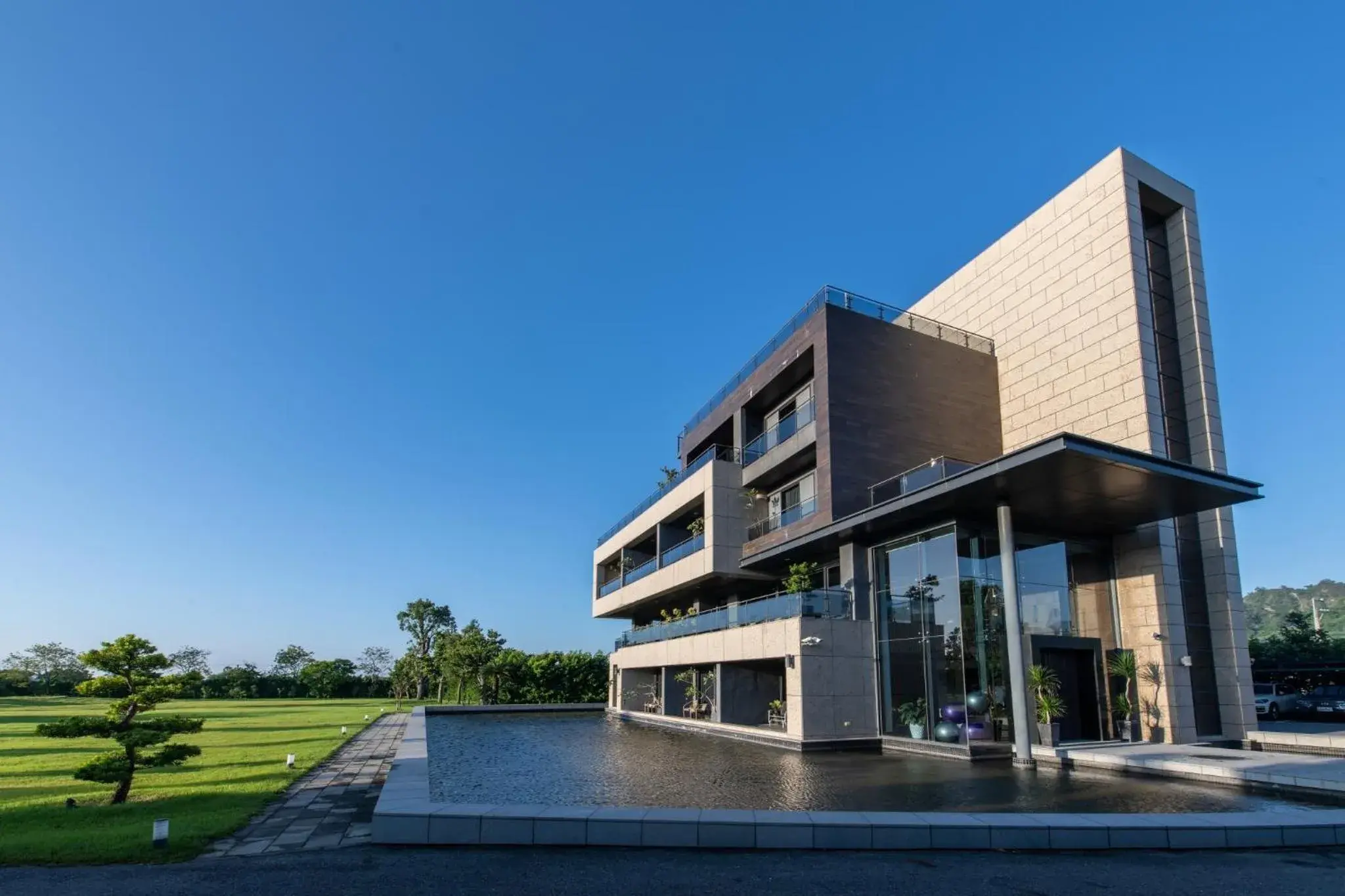 Property building in Tan Villa Property building in Tan Villa